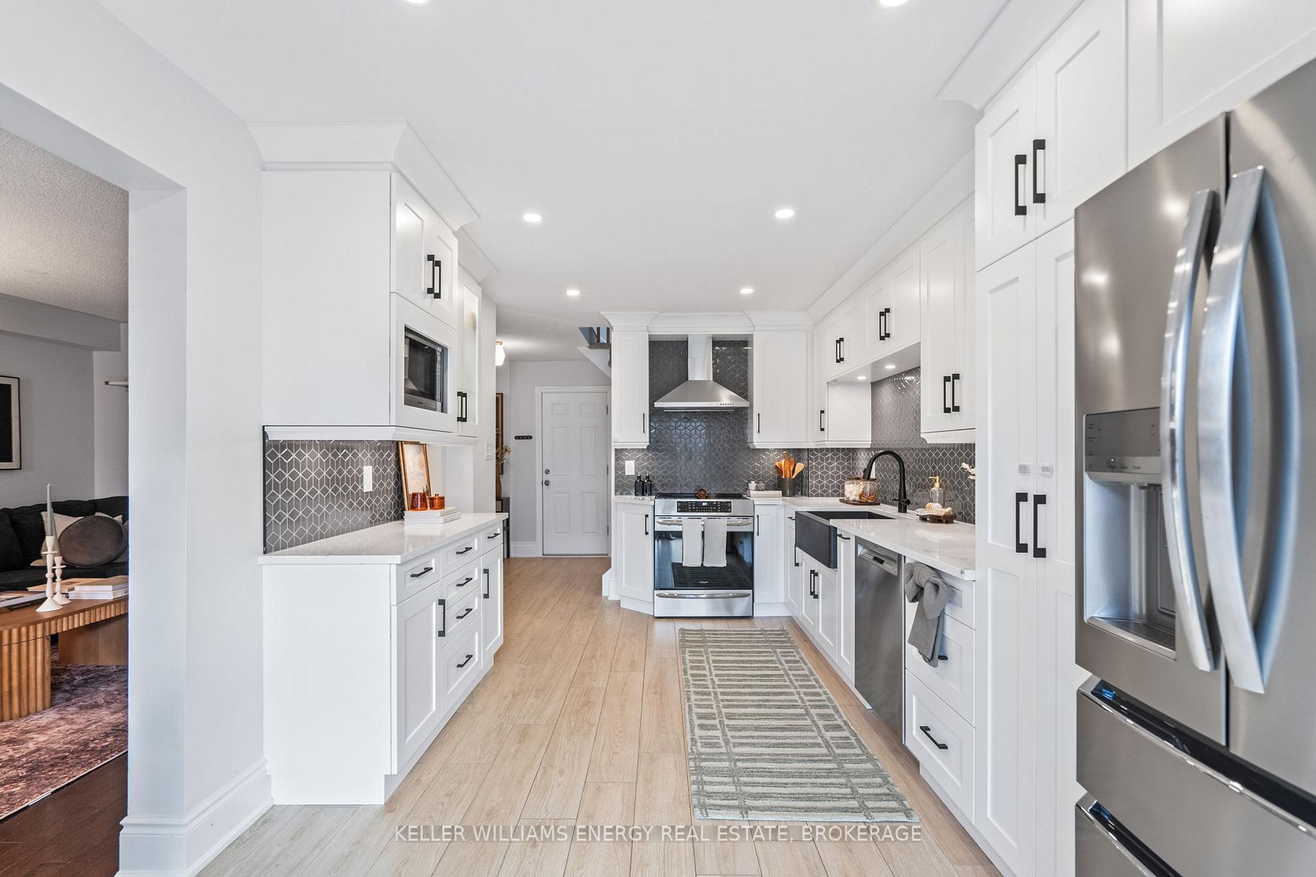 Photo 5 of 14 Steele Valley Court, Whitby, Rolling Acres — HOMEH