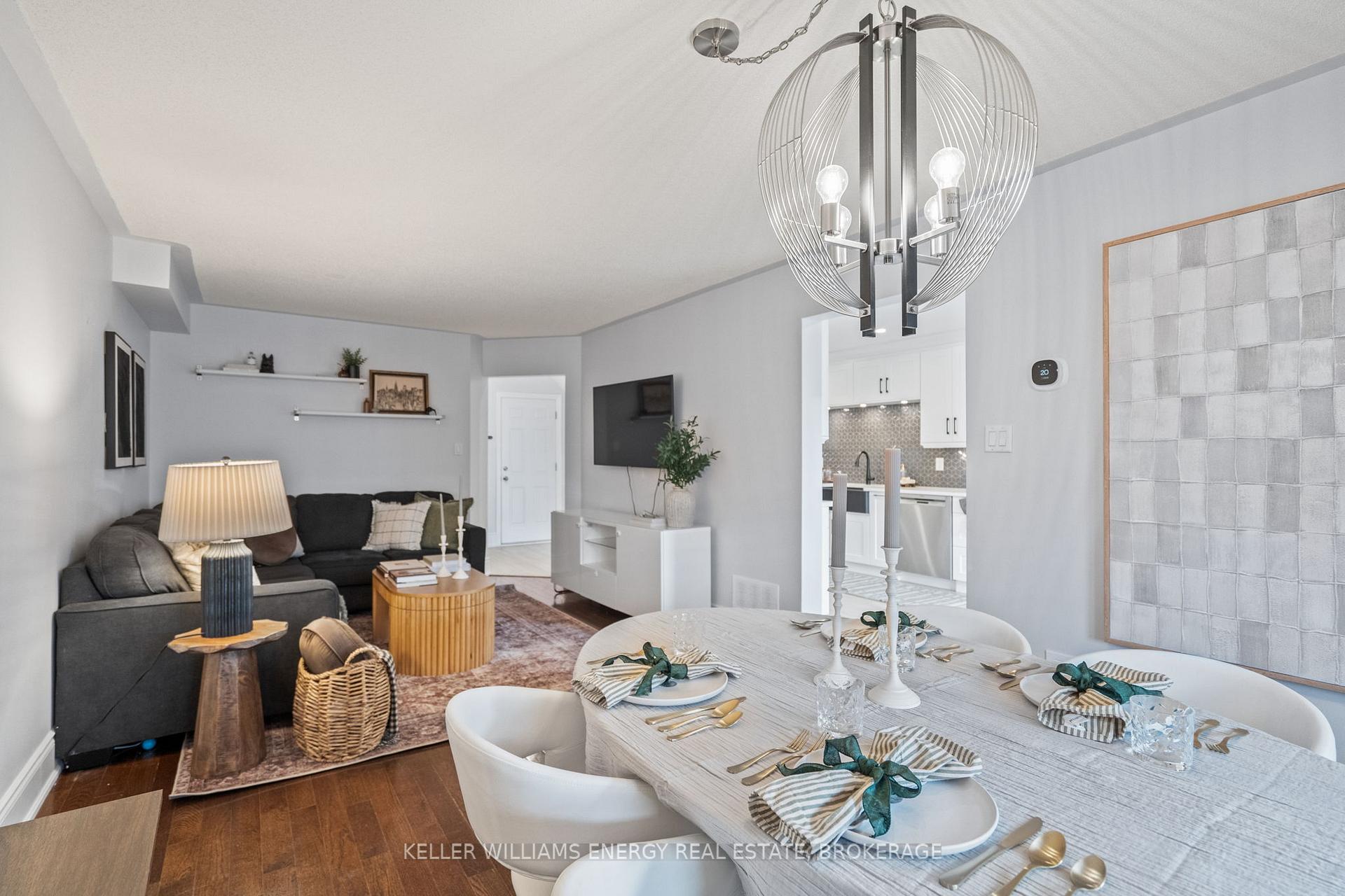 Photo 9 of 14 Steele Valley Court, Whitby, Rolling Acres — HOMEH