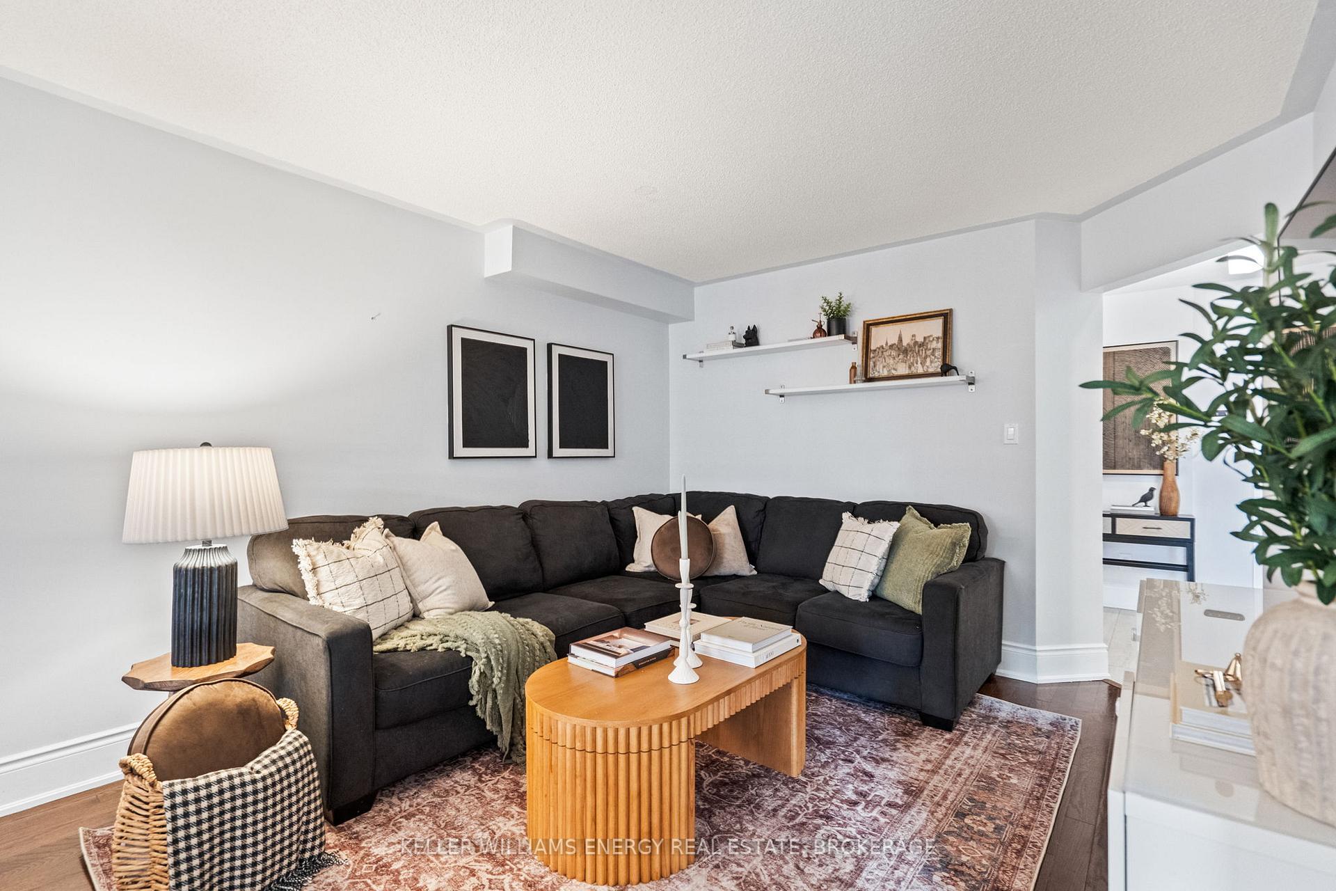 Photo 10 of 14 Steele Valley Court, Whitby, Rolling Acres — HOMEH