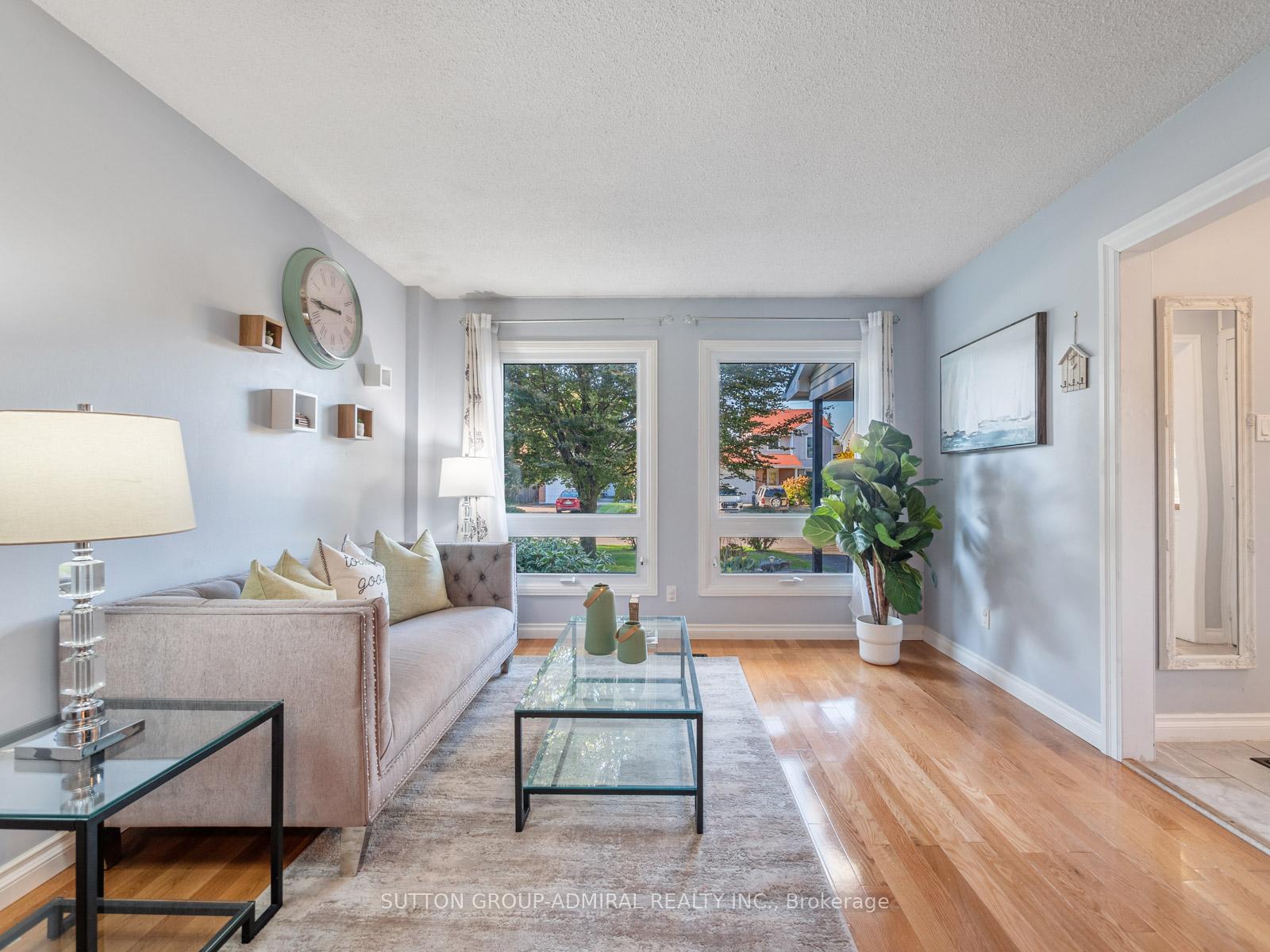 Photo 5 of 3 Panter Crescent, Ajax, South West — HOMEH