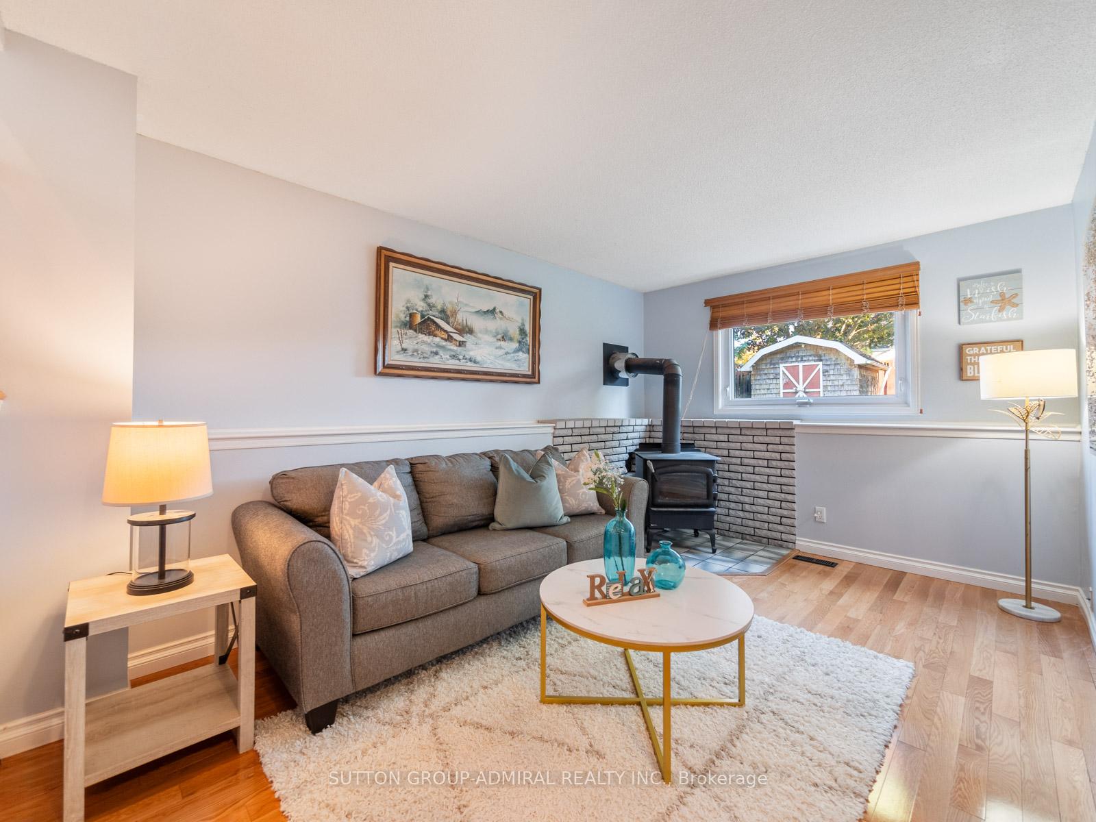 Photo 8 of 3 Panter Crescent, Ajax, South West — HOMEH
