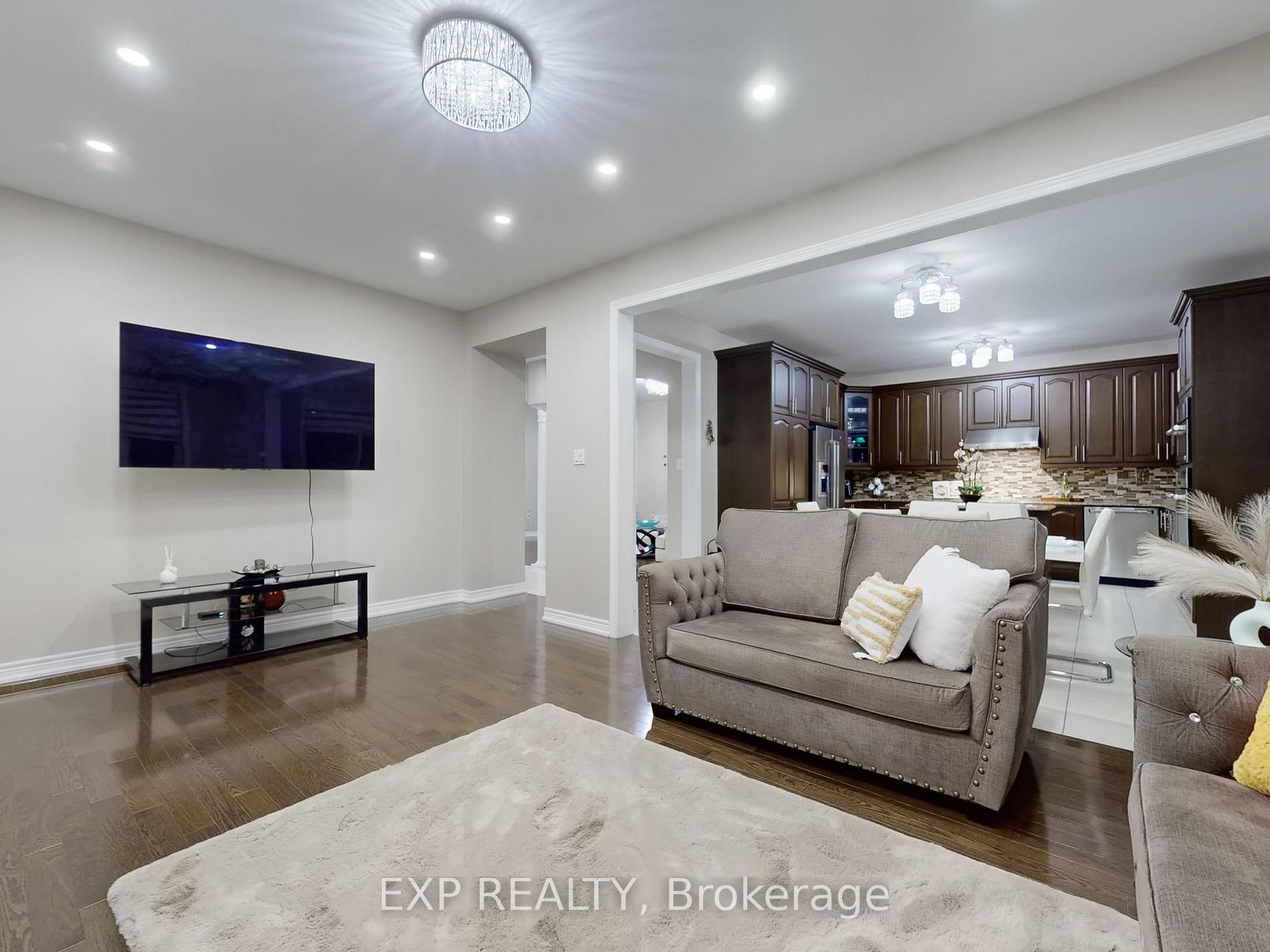 Photo 4 of 5 Ricardo Road, Brampton, Vales of Castlemore — HOMEH