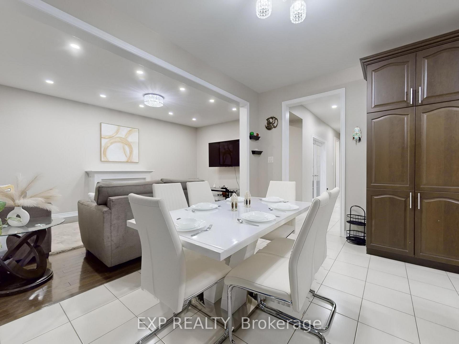 Photo 8 of 5 Ricardo Road, Brampton, Vales of Castlemore — HOMEH