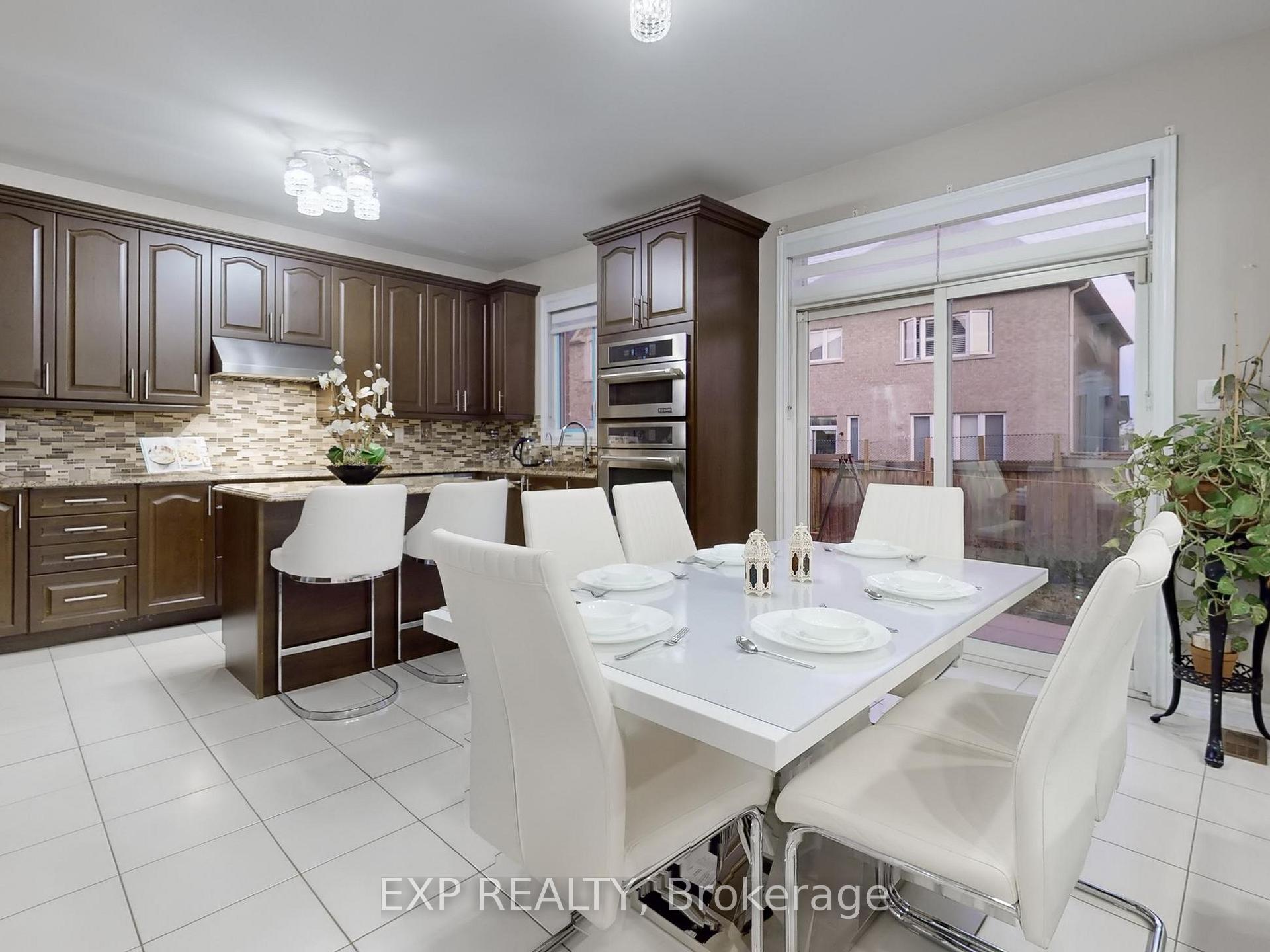 Photo 9 of 5 Ricardo Road, Brampton, Vales of Castlemore — HOMEH