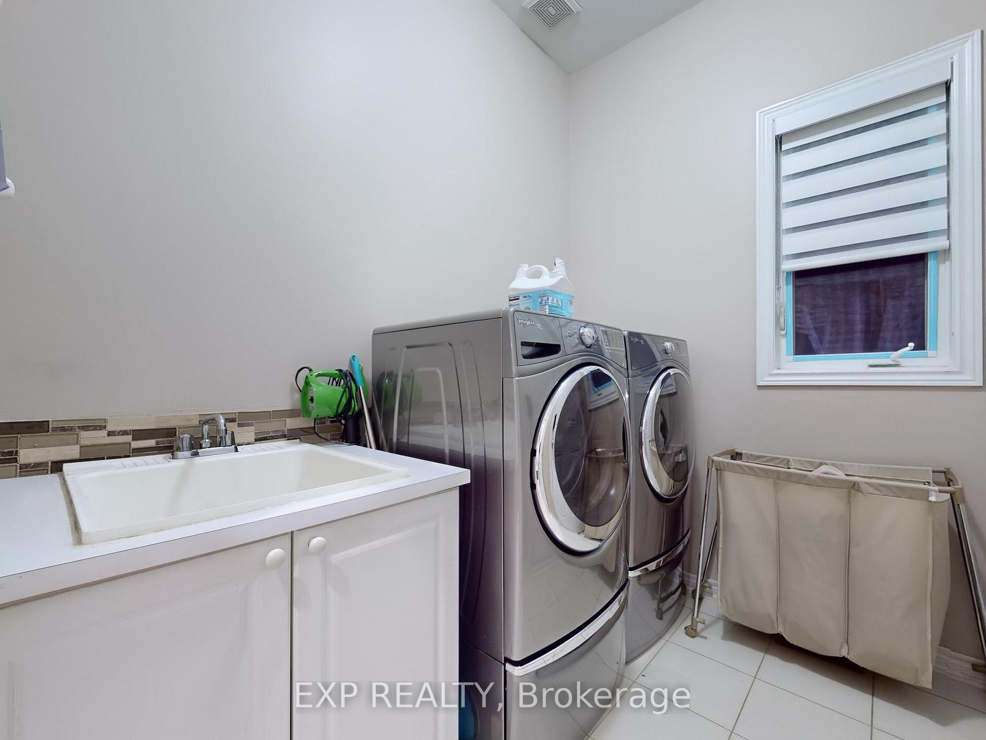 Photo 12 of 5 Ricardo Road, Brampton, Vales of Castlemore — HOMEH