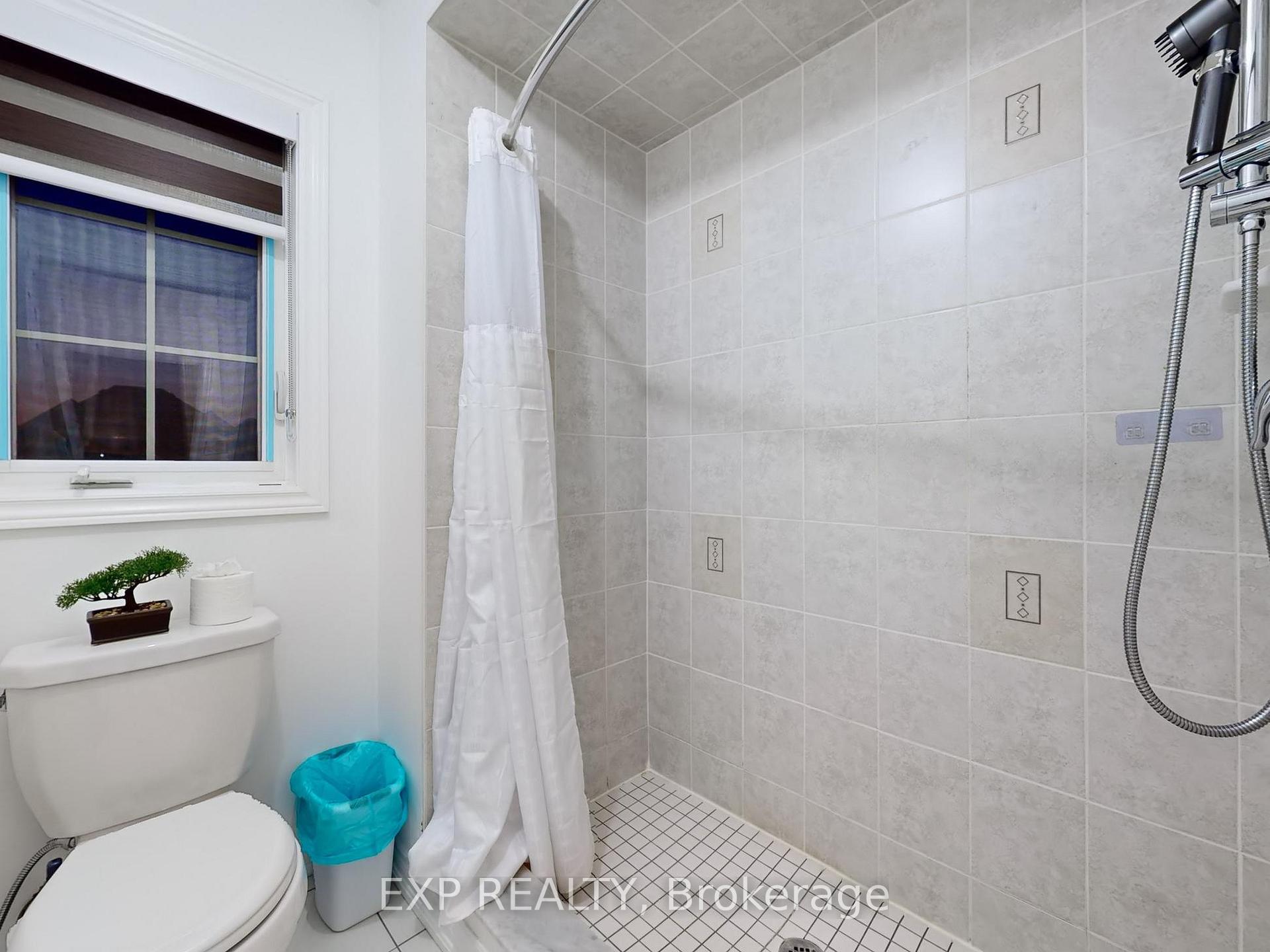 Photo 23 of 5 Ricardo Road, Brampton, Vales of Castlemore — HOMEH