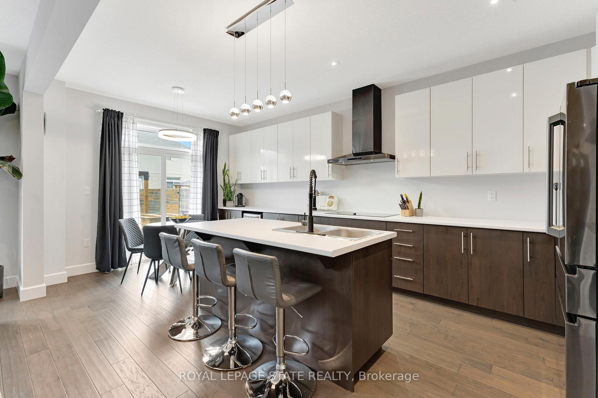 Photo 10 of 44 Fairgrounds Drive, Hamilton, Binbrook — HOMEH