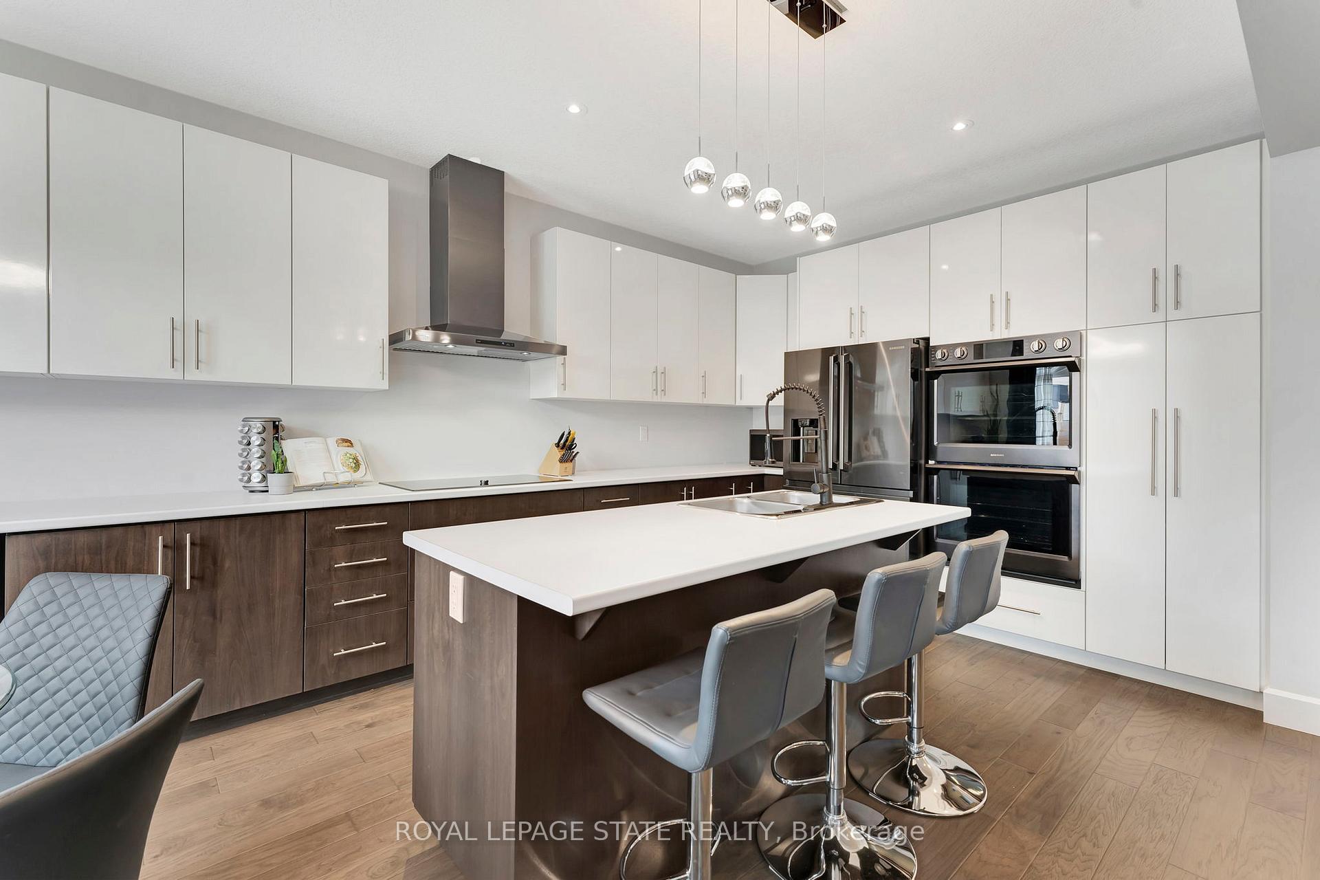 Photo 9 of 44 Fairgrounds Drive, Hamilton, Binbrook — HOMEH