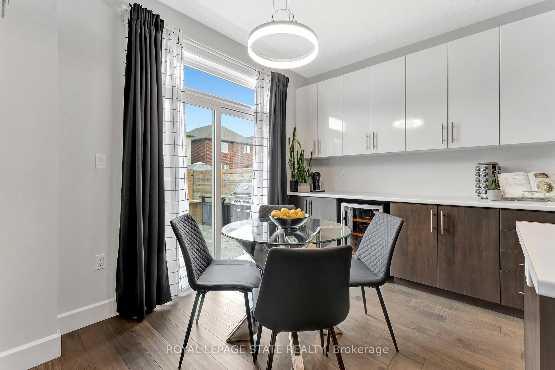 Photo 6 of 44 Fairgrounds Drive, Hamilton, Binbrook — HOMEH