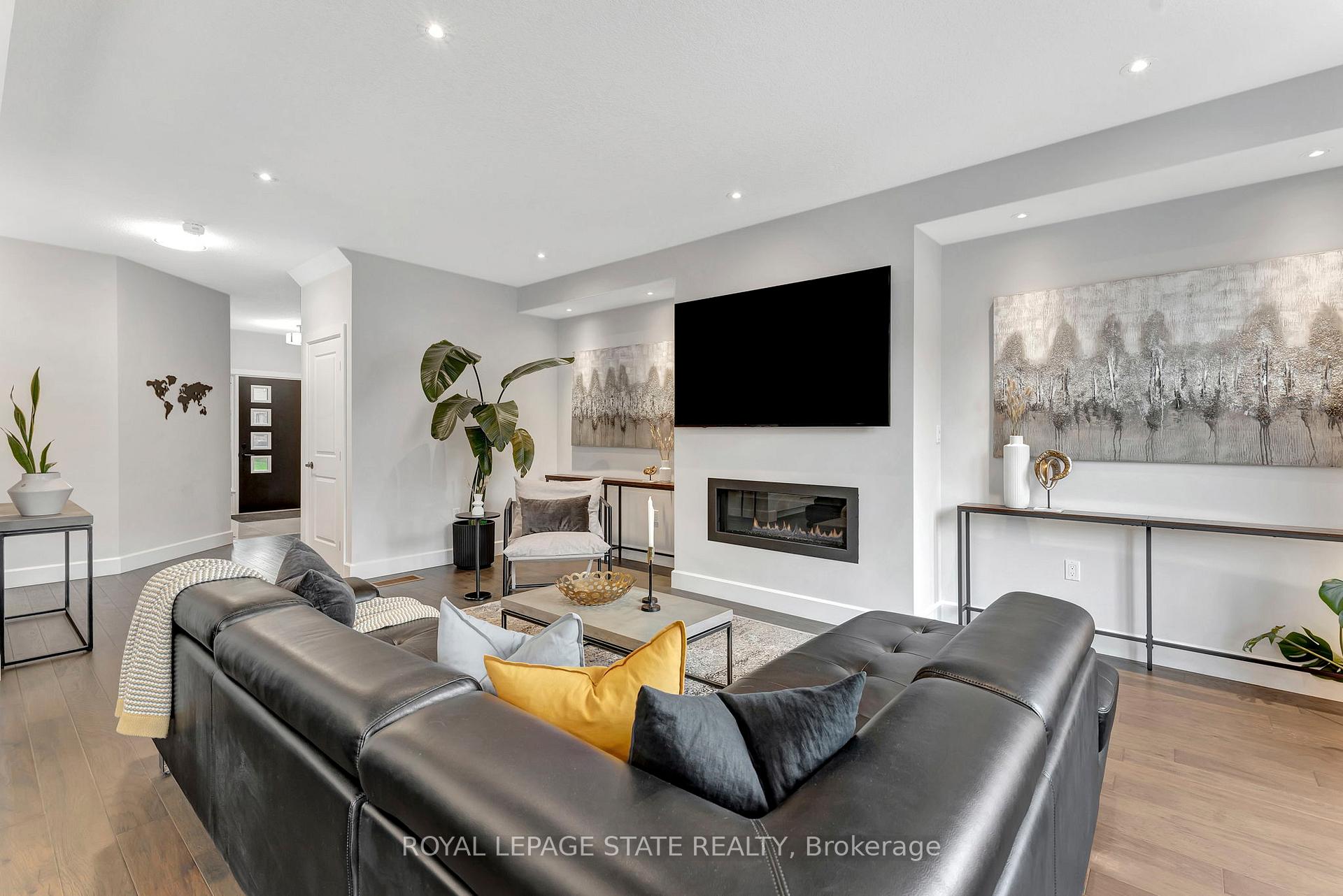 Photo 12 of 44 Fairgrounds Drive, Hamilton, Binbrook — HOMEH