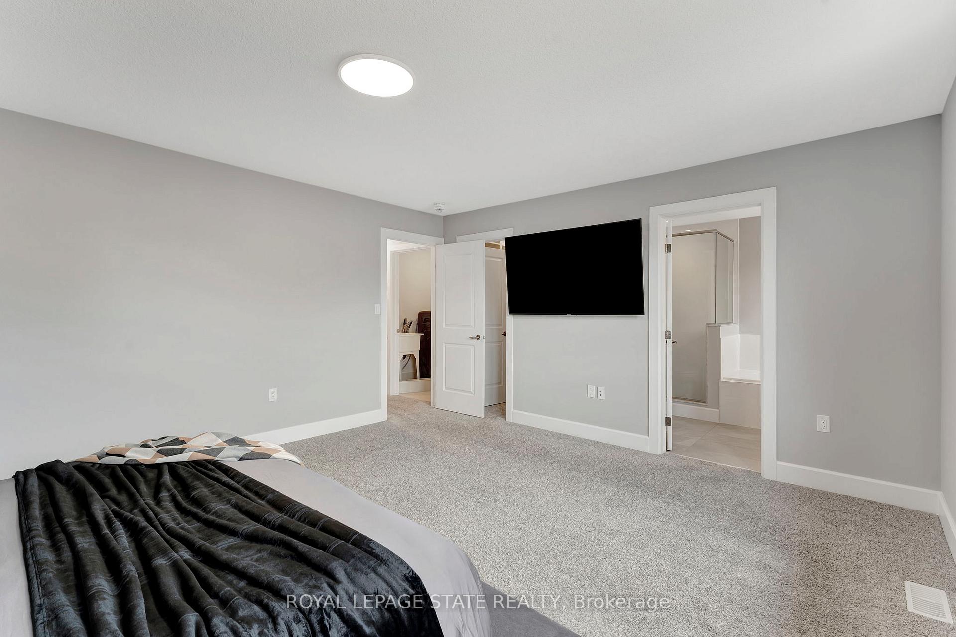 Photo 19 of 44 Fairgrounds Drive, Hamilton, Binbrook — HOMEH