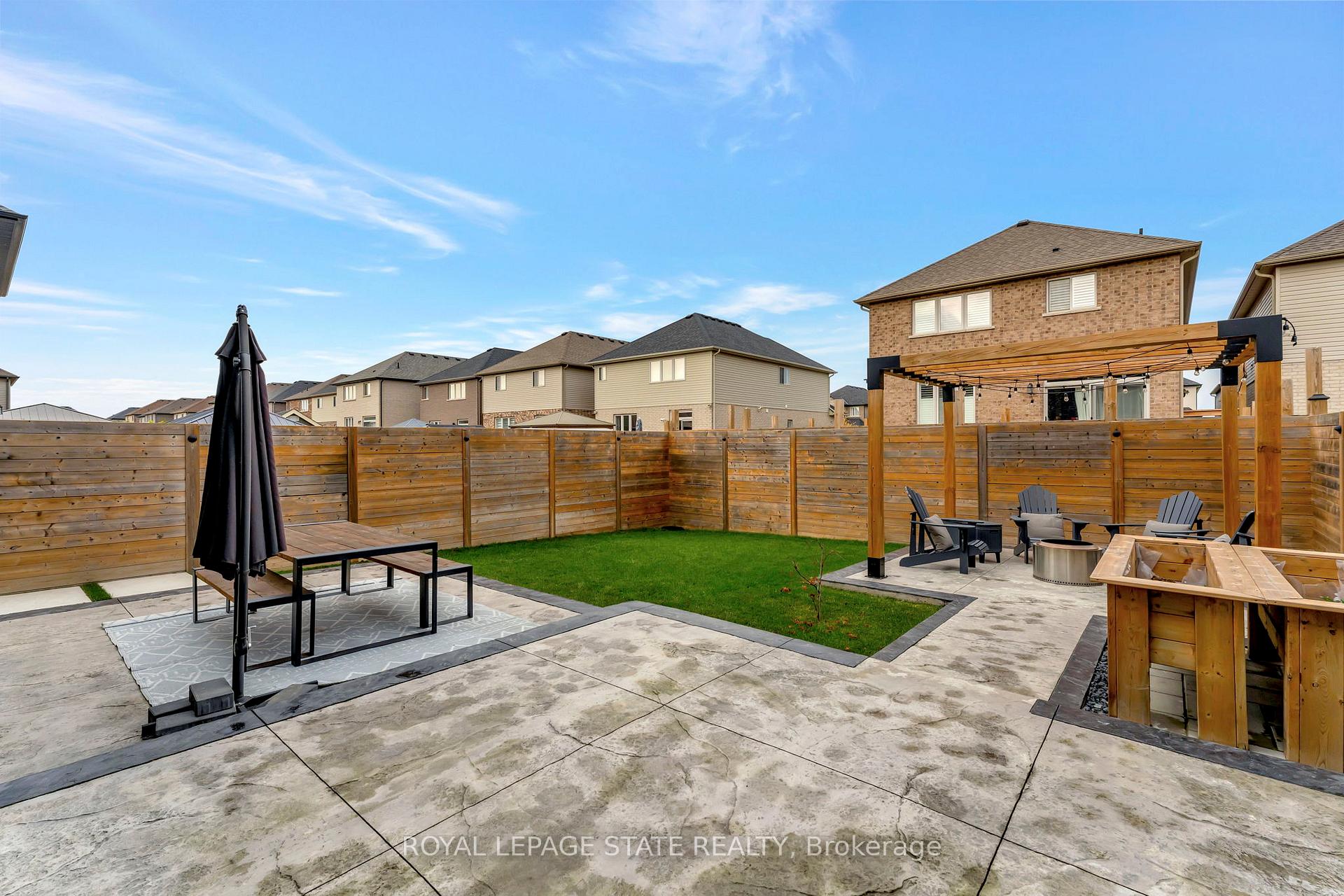 Photo 25 of 44 Fairgrounds Drive, Hamilton, Binbrook — HOMEH
