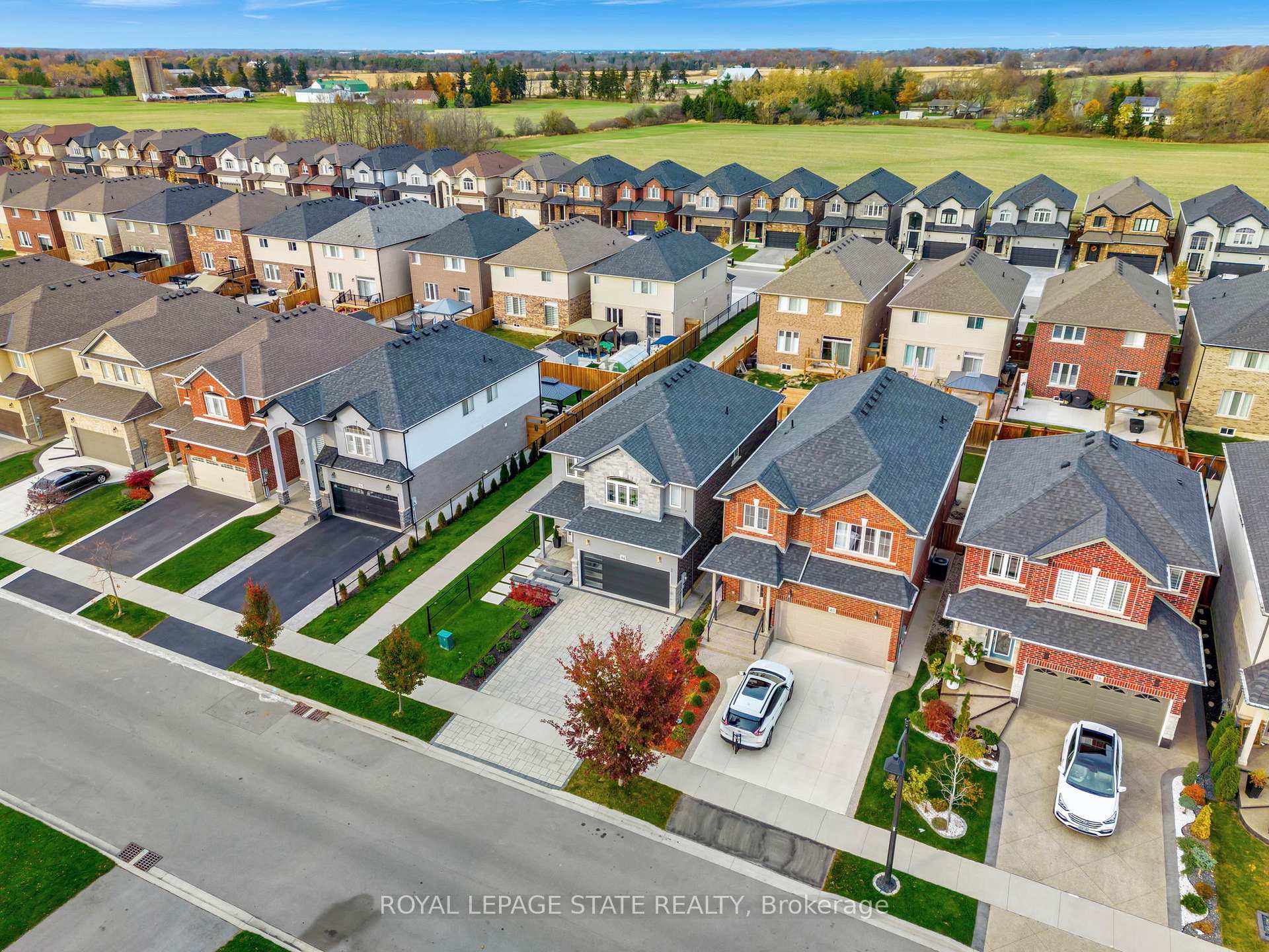 Photo 27 of 44 Fairgrounds Drive, Hamilton, Binbrook — HOMEH