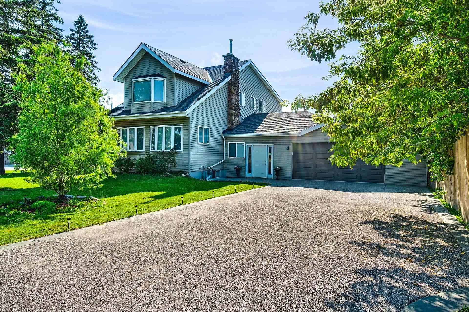 Photo 1 of 322 Jones Road, Hamilton, Stoney Creek Industrial — HOMEH