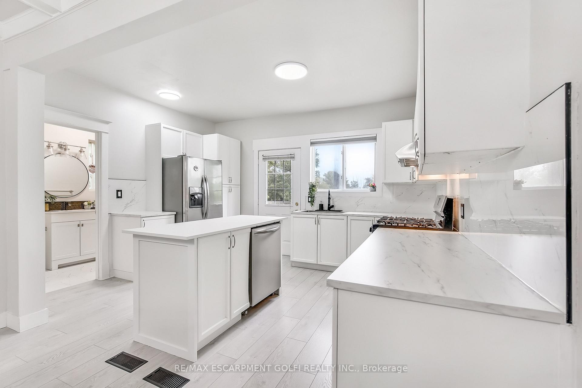 Photo 11 of 322 Jones Road, Hamilton, Stoney Creek Industrial — HOMEH