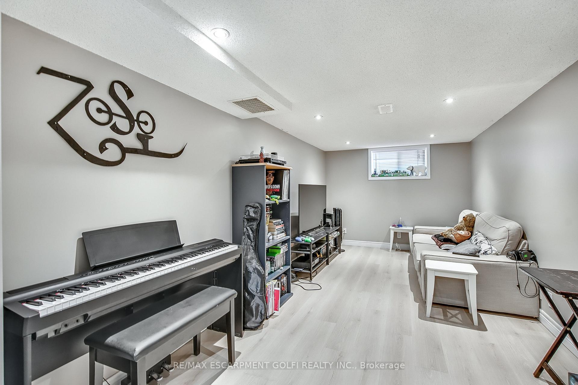 Photo 23 of 322 Jones Road, Hamilton, Stoney Creek Industrial — HOMEH