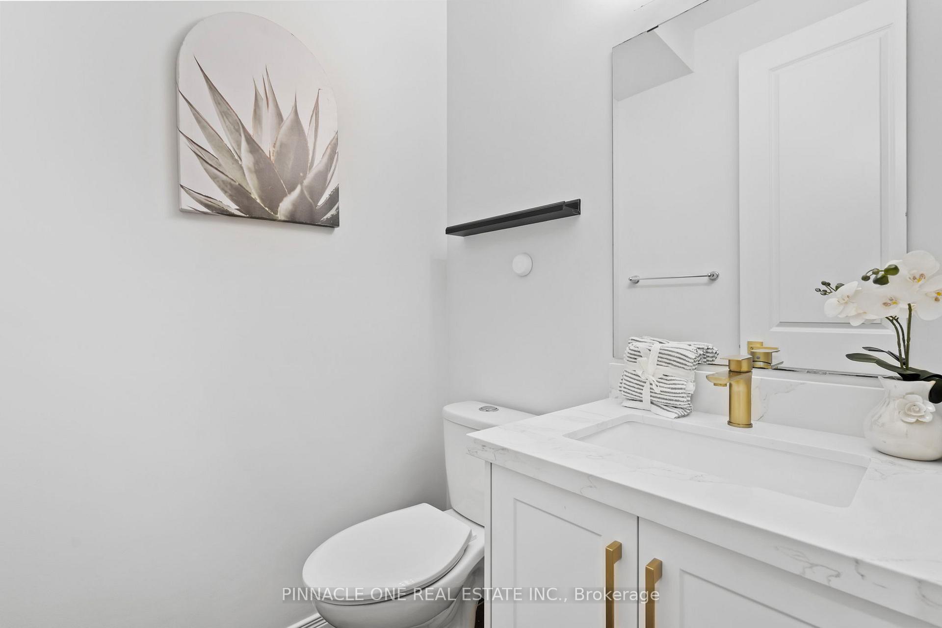 Photo 12 of 307 Boswell Drive, Clarington, Bowmanville — HOMEH