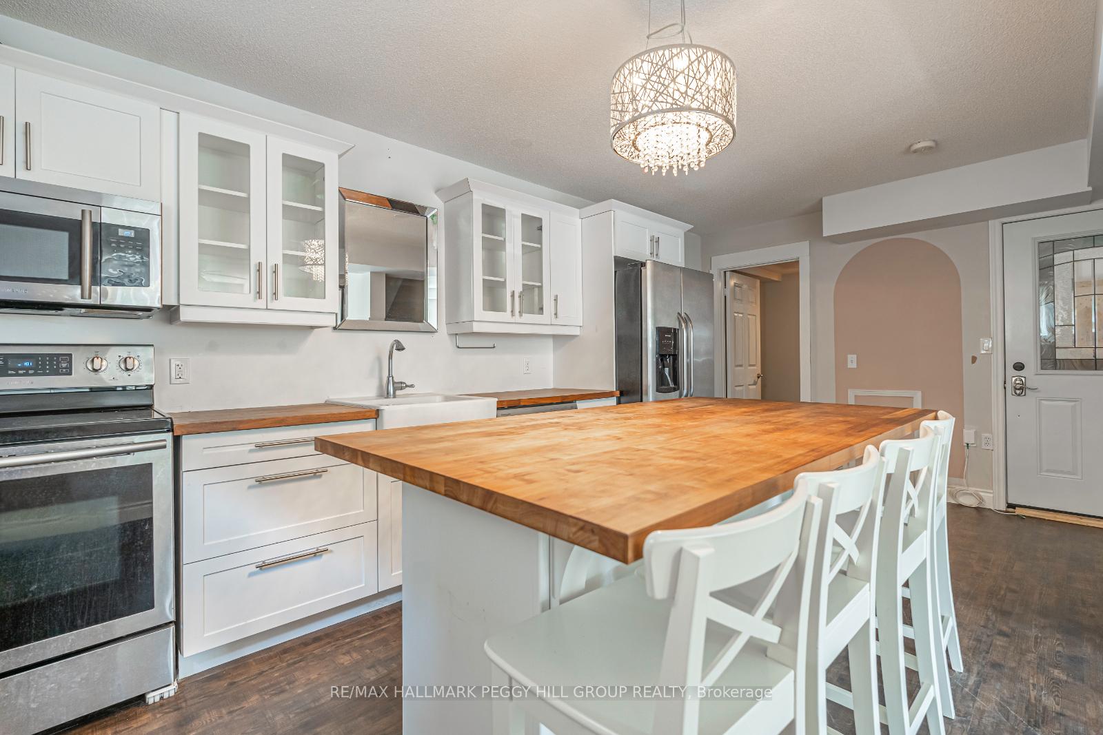 Photo 18 of 20 Frontier Avenue, Orillia — HOMEH