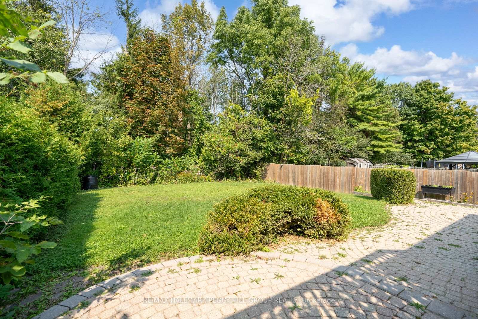 Photo 24 of 20 Frontier Avenue, Orillia — HOMEH