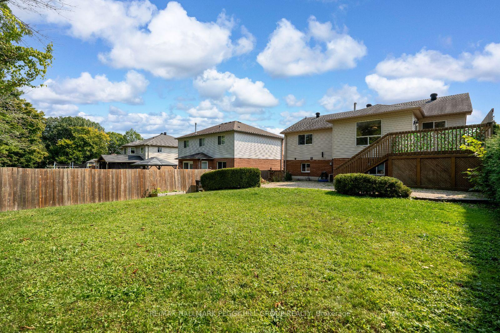 Photo 23 of 20 Frontier Avenue, Orillia — HOMEH