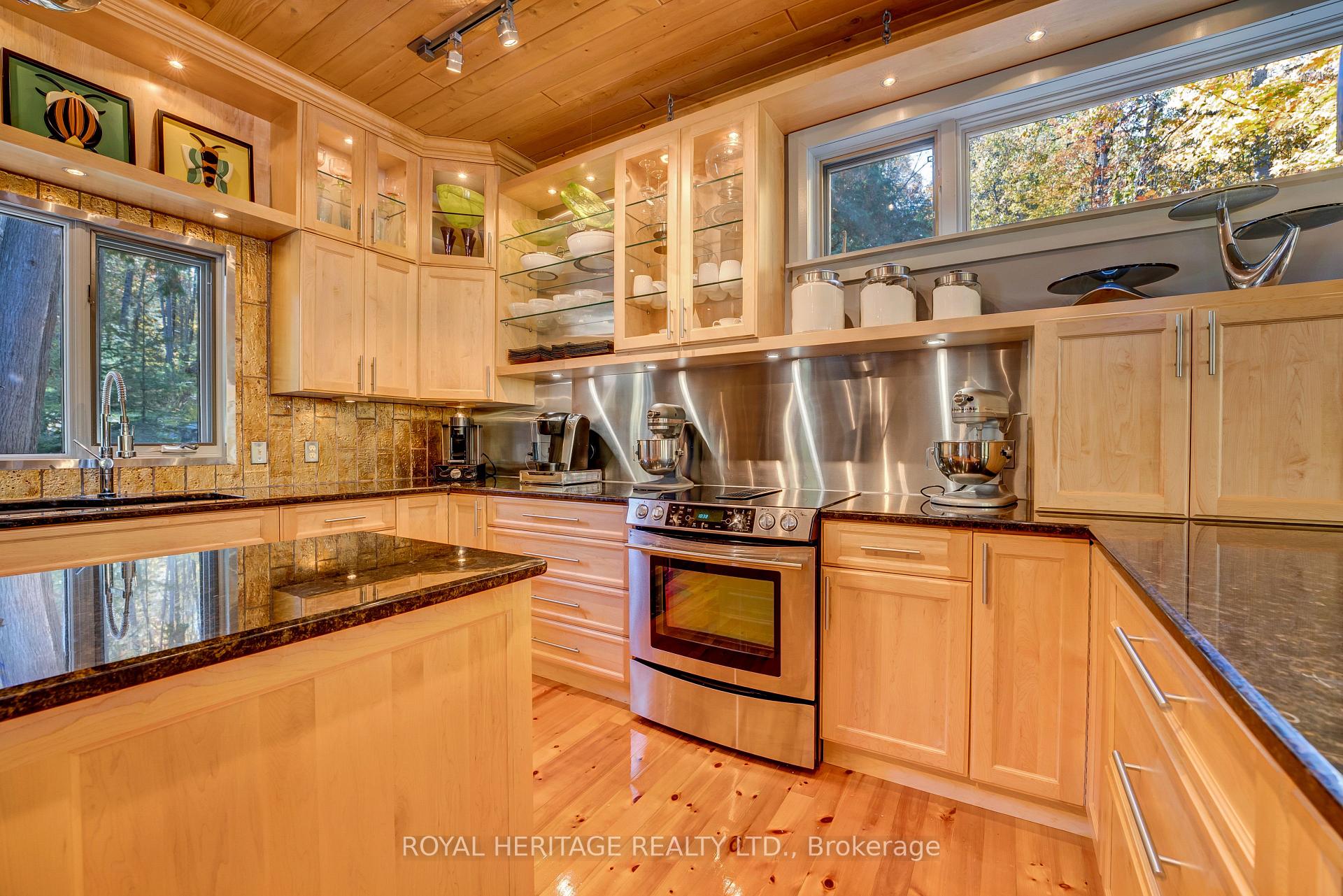Photo 11 of 916 Siberia Road, Hastings Highlands, Bangor Ward — HOMEH