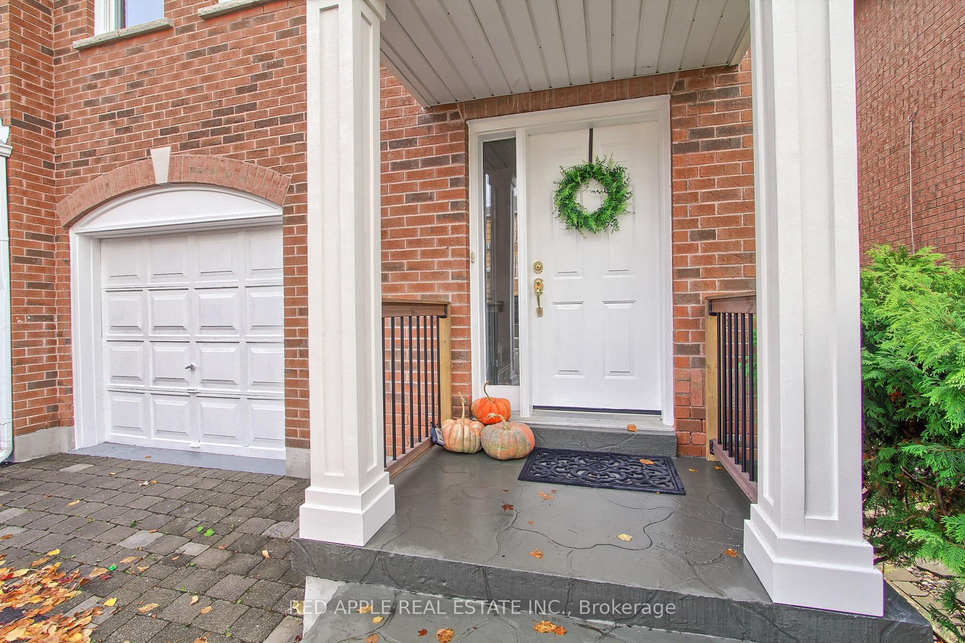 Photo 5 of 61 Amberhill Way, Aurora, Bayview Wellington — HOMEH