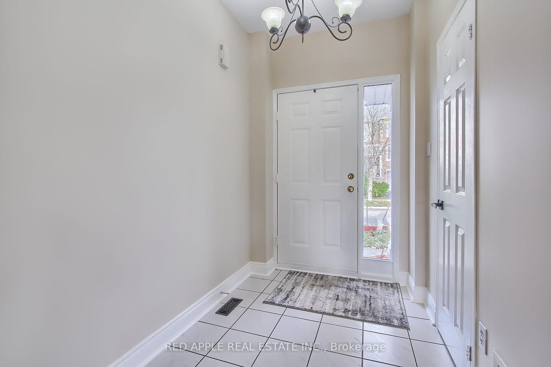 Photo 3 of 61 Amberhill Way, Aurora, Bayview Wellington — HOMEH