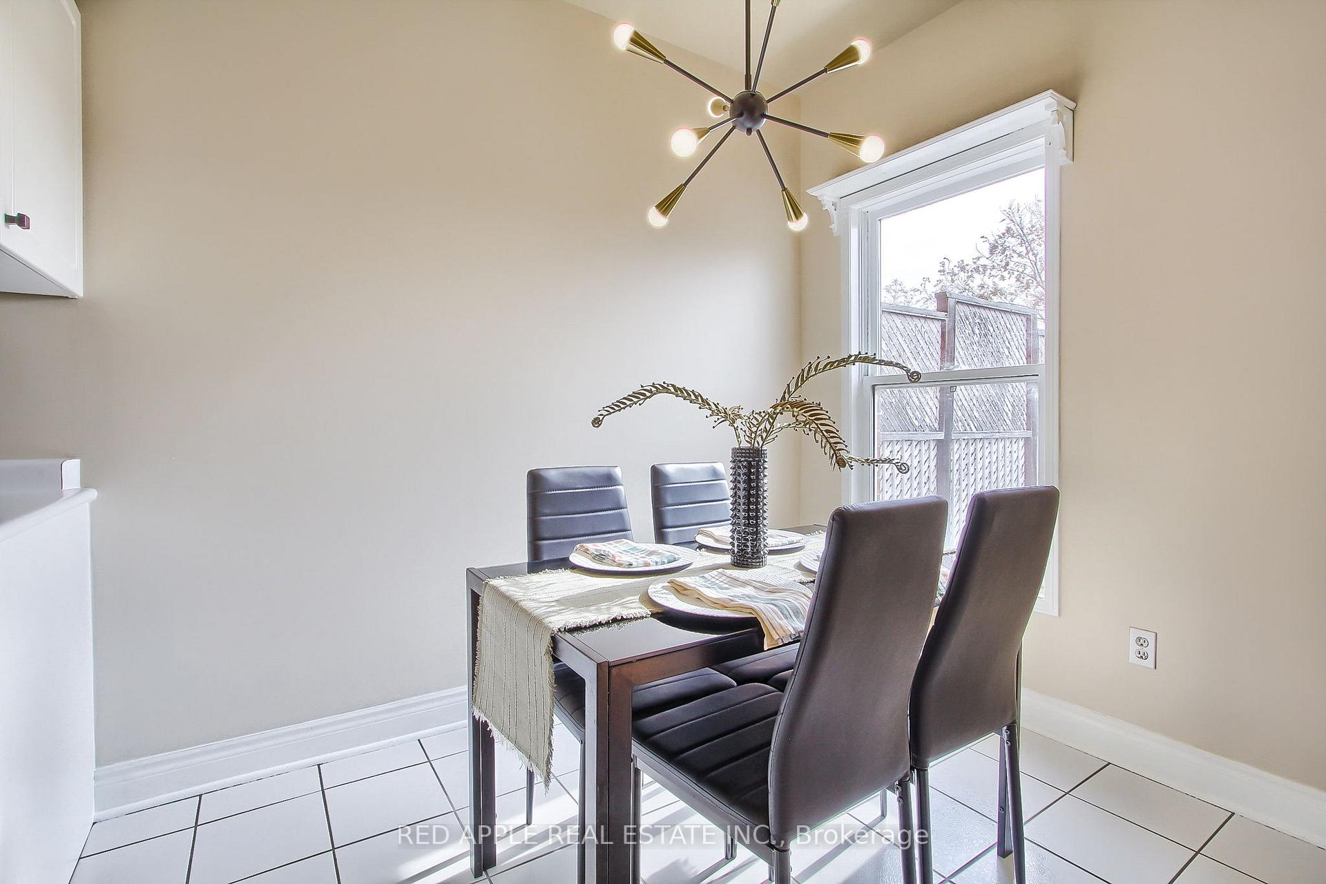 Photo 14 of 61 Amberhill Way, Aurora, Bayview Wellington — HOMEH