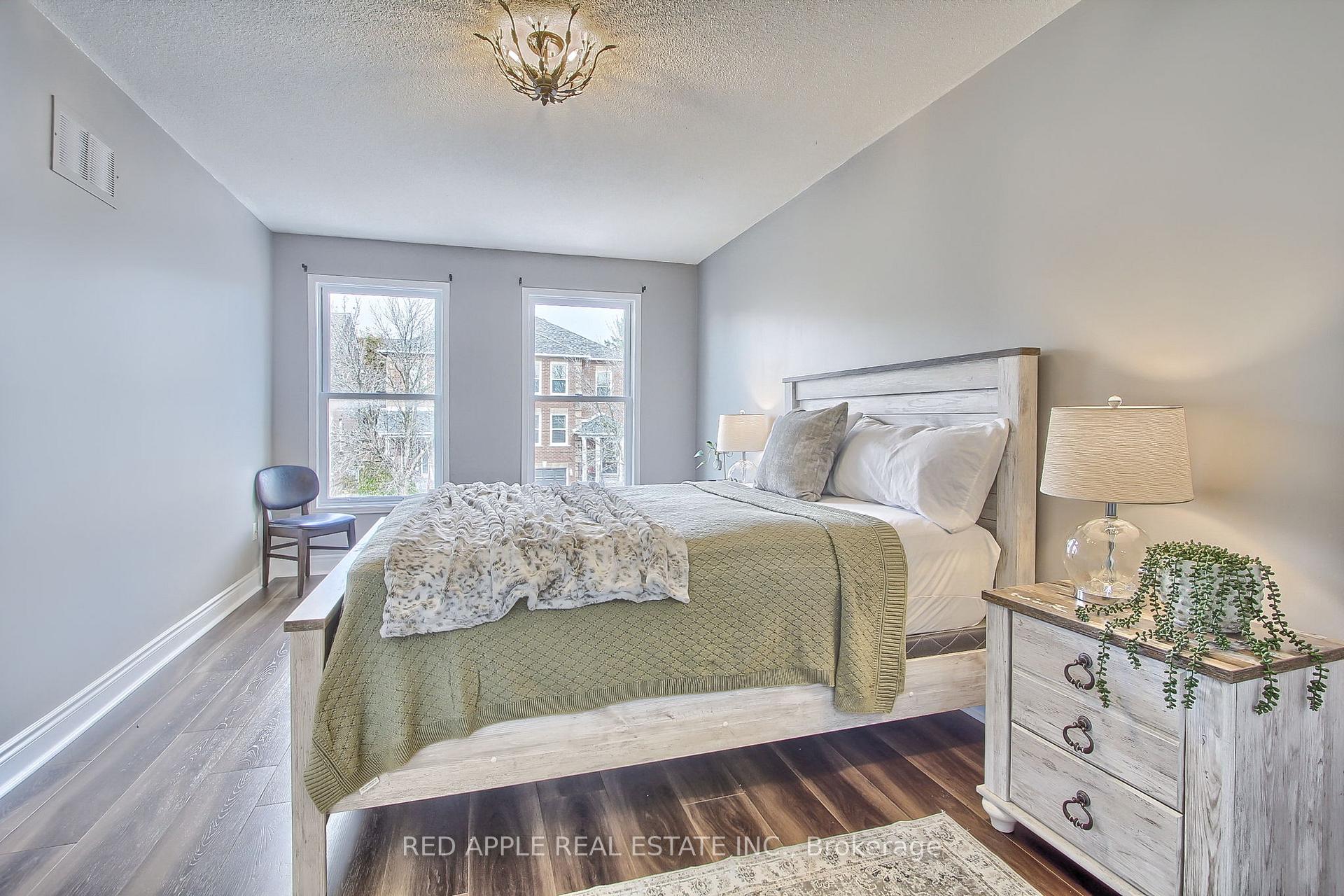 Photo 17 of 61 Amberhill Way, Aurora, Bayview Wellington — HOMEH