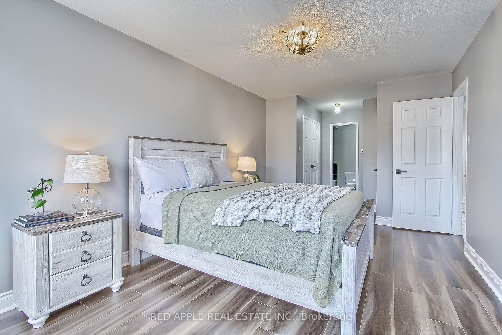 Photo 16 of 61 Amberhill Way, Aurora, Bayview Wellington — HOMEH