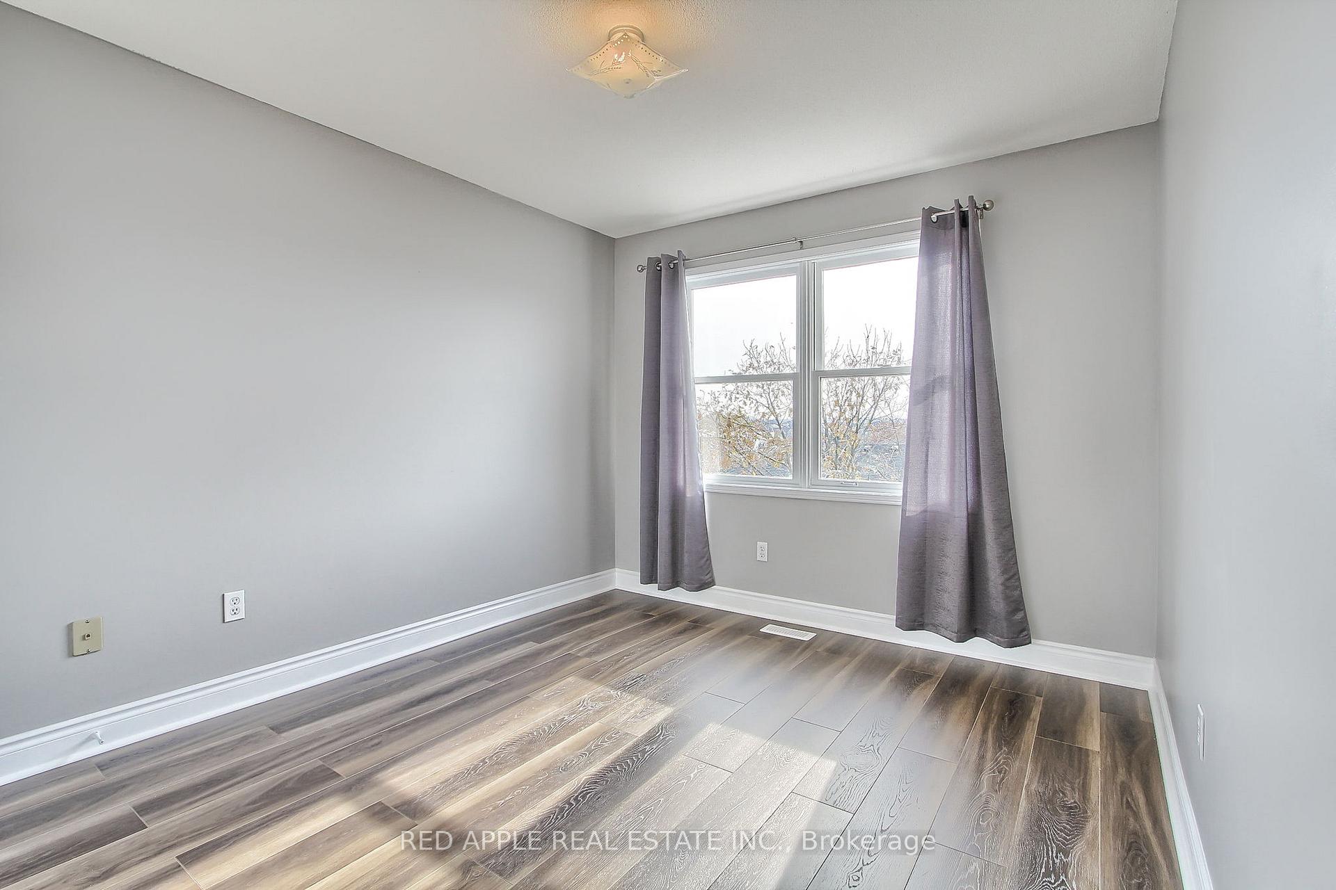 Photo 24 of 61 Amberhill Way, Aurora, Bayview Wellington — HOMEH
