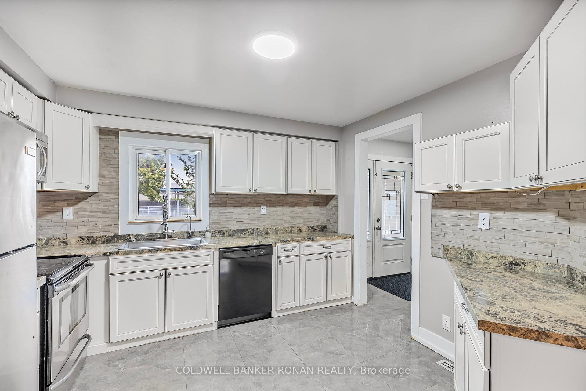 Photo 11 of 11 Fraser Avenue, New Tecumseth, Tottenham — HOMEH