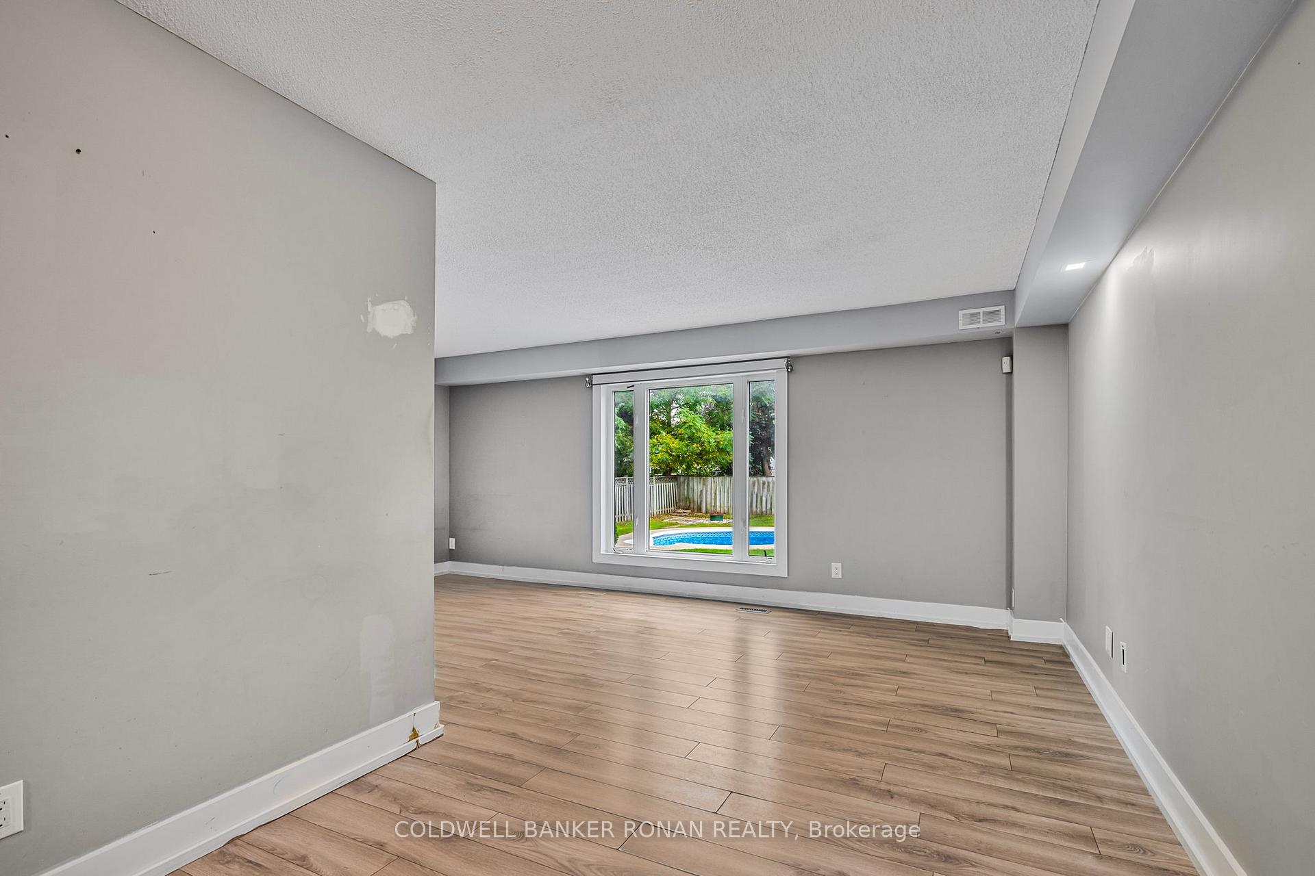 Photo 4 of 11 Fraser Avenue, New Tecumseth, Tottenham — HOMEH