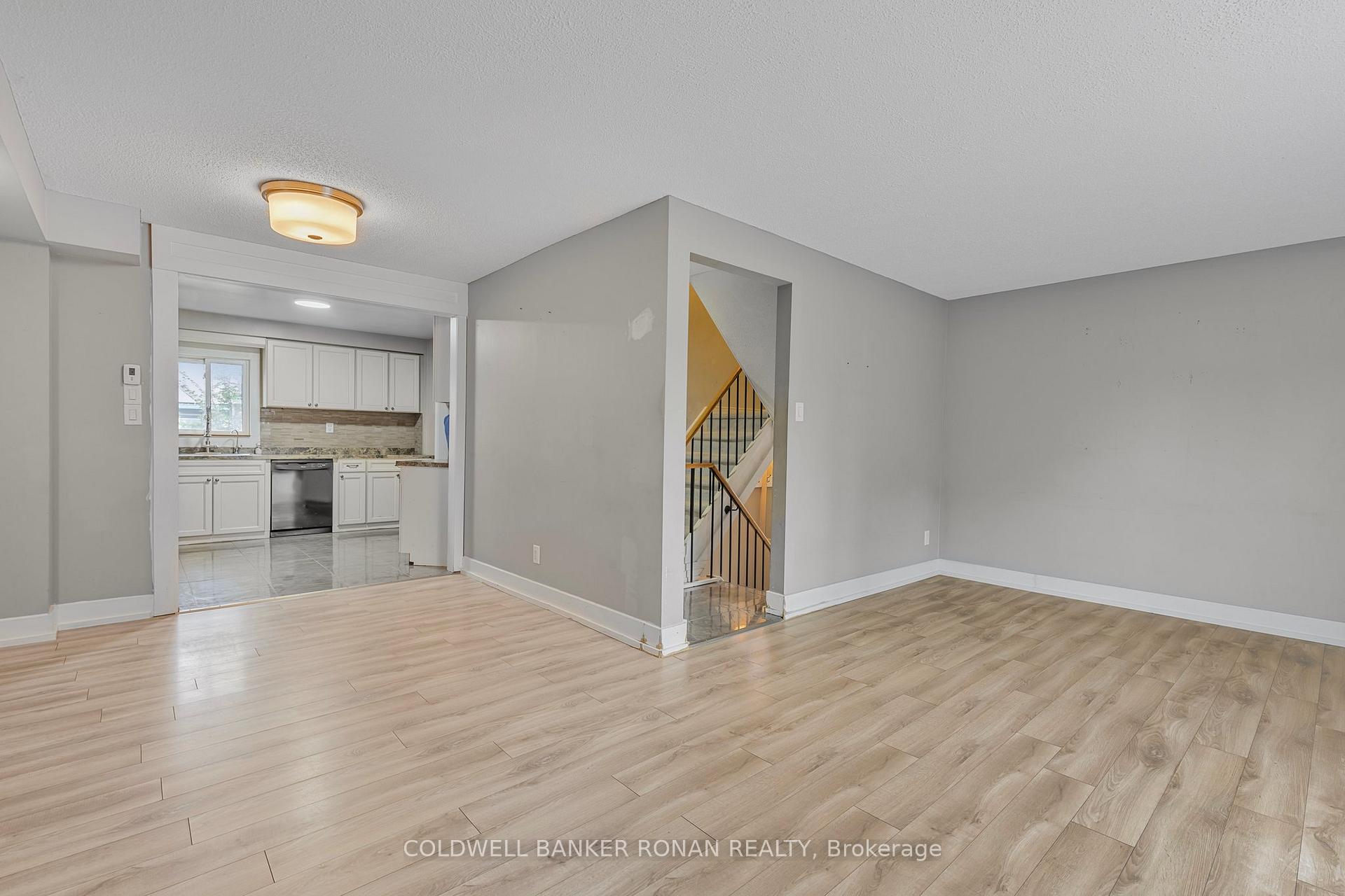 Photo 8 of 11 Fraser Avenue, New Tecumseth, Tottenham — HOMEH