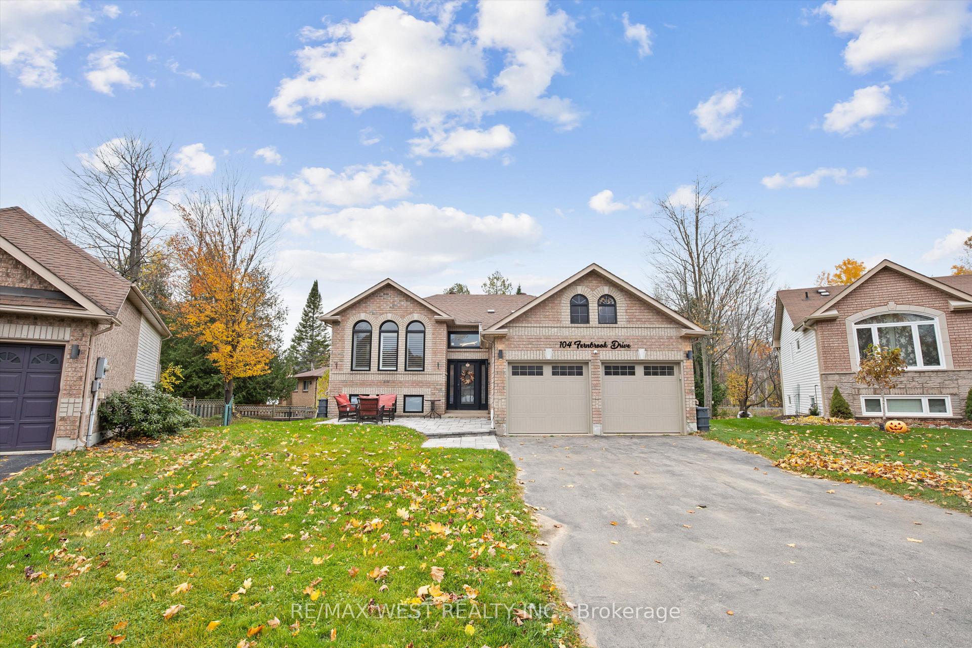 Photo 1 of 104 Fernbrook Drive, Wasaga Beach — HOMEH