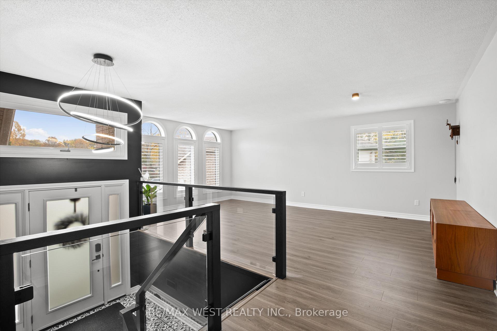 Photo 3 of 104 Fernbrook Drive, Wasaga Beach — HOMEH