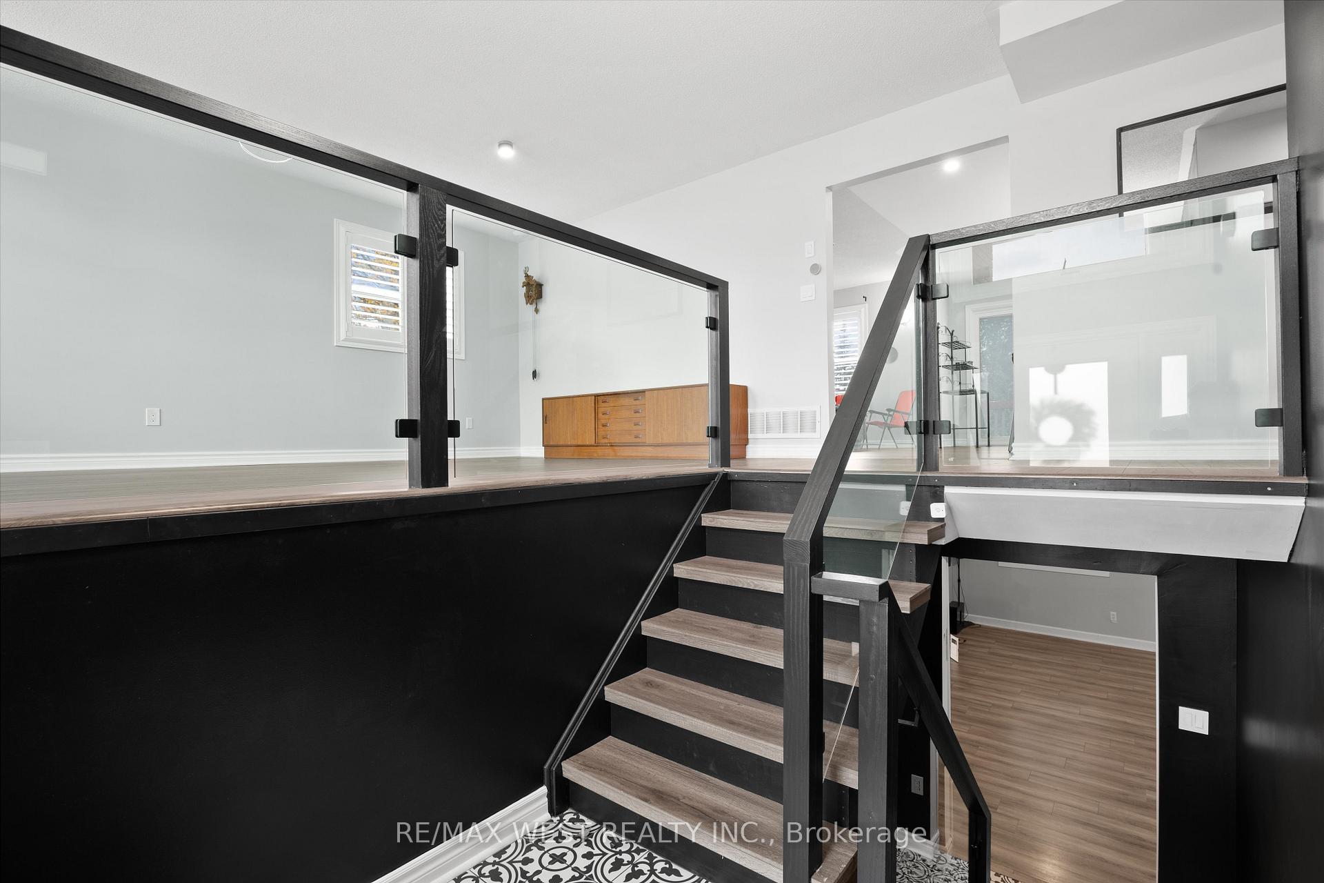 Photo 4 of 104 Fernbrook Drive, Wasaga Beach — HOMEH