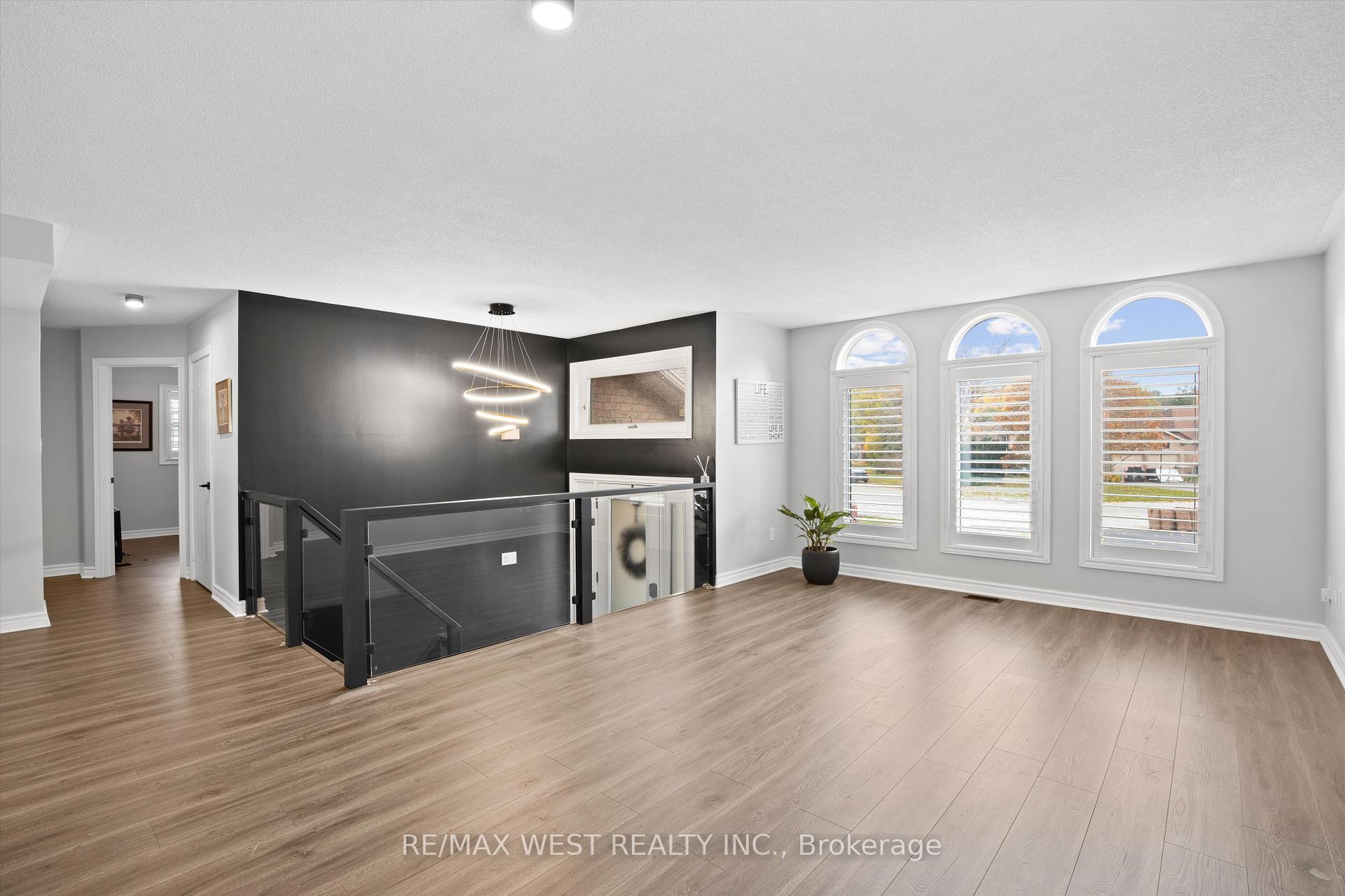 Photo 8 of 104 Fernbrook Drive, Wasaga Beach — HOMEH