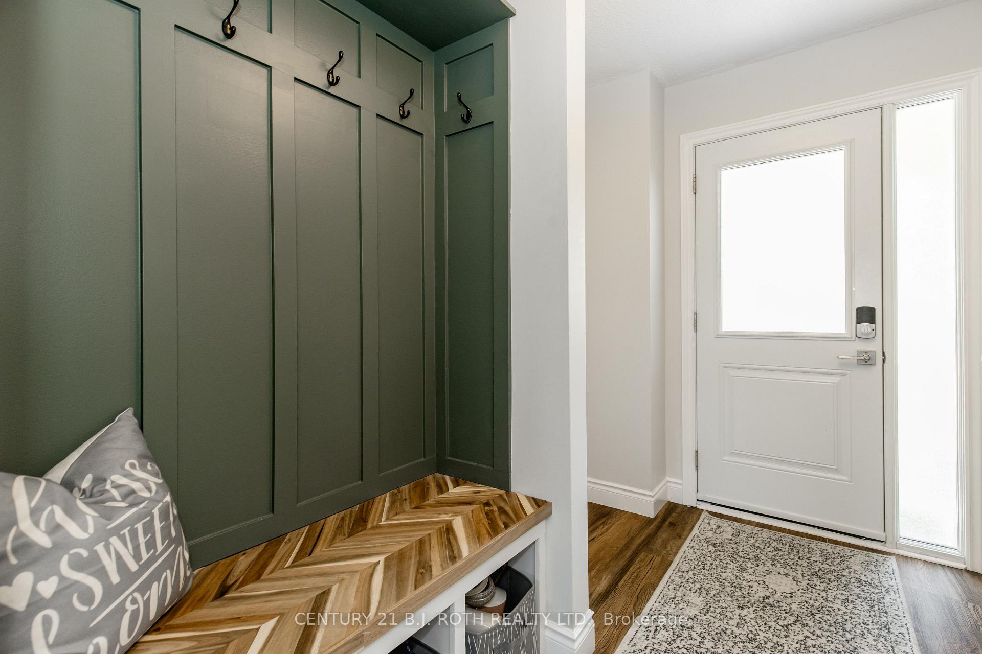 Photo 3 of 24 Christie Crescent, Barrie, Bayfield — HOMEH