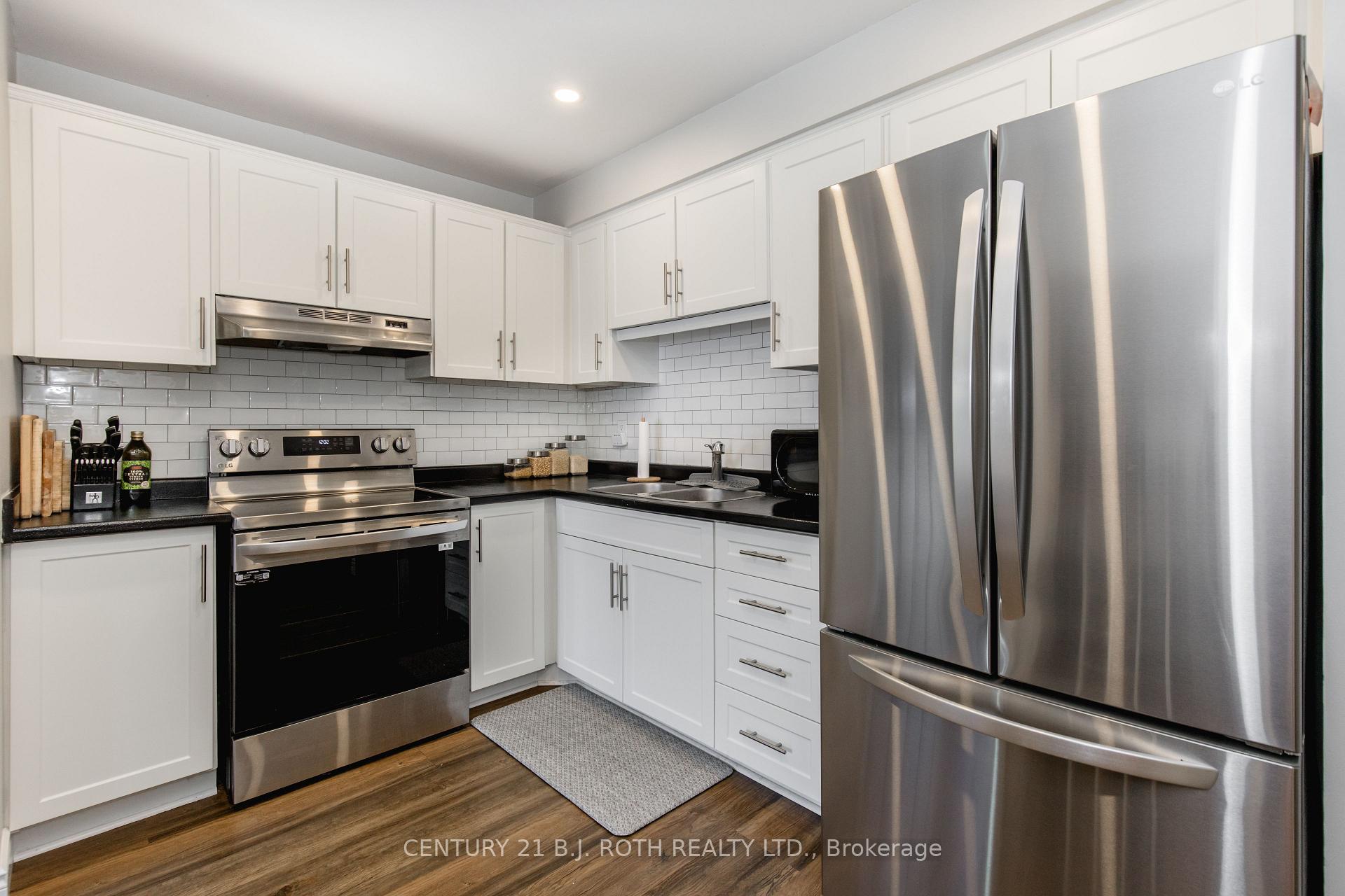 Photo 38 of 24 Christie Crescent, Barrie, Bayfield — HOMEH