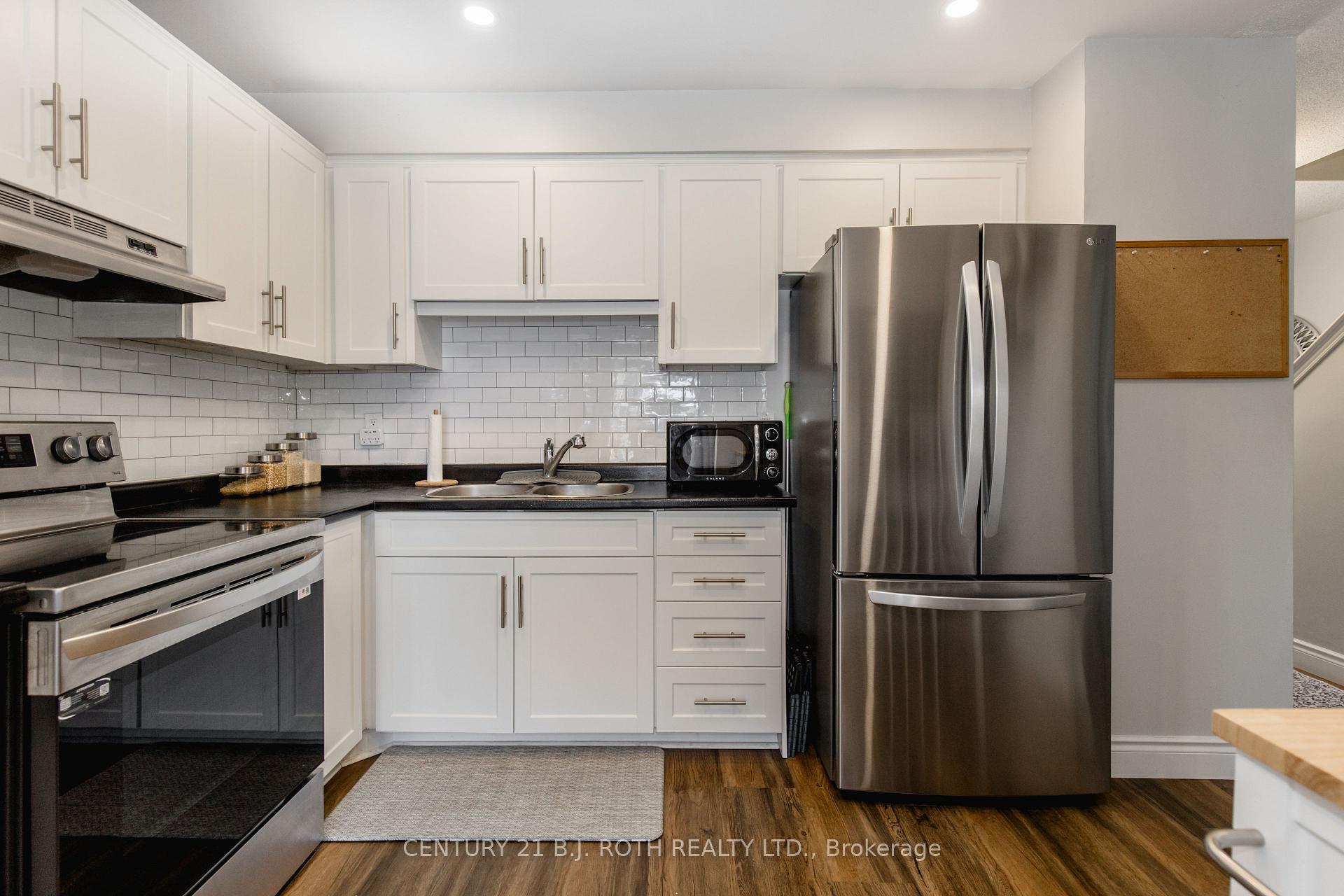 Photo 6 of 24 Christie Crescent, Barrie, Bayfield — HOMEH