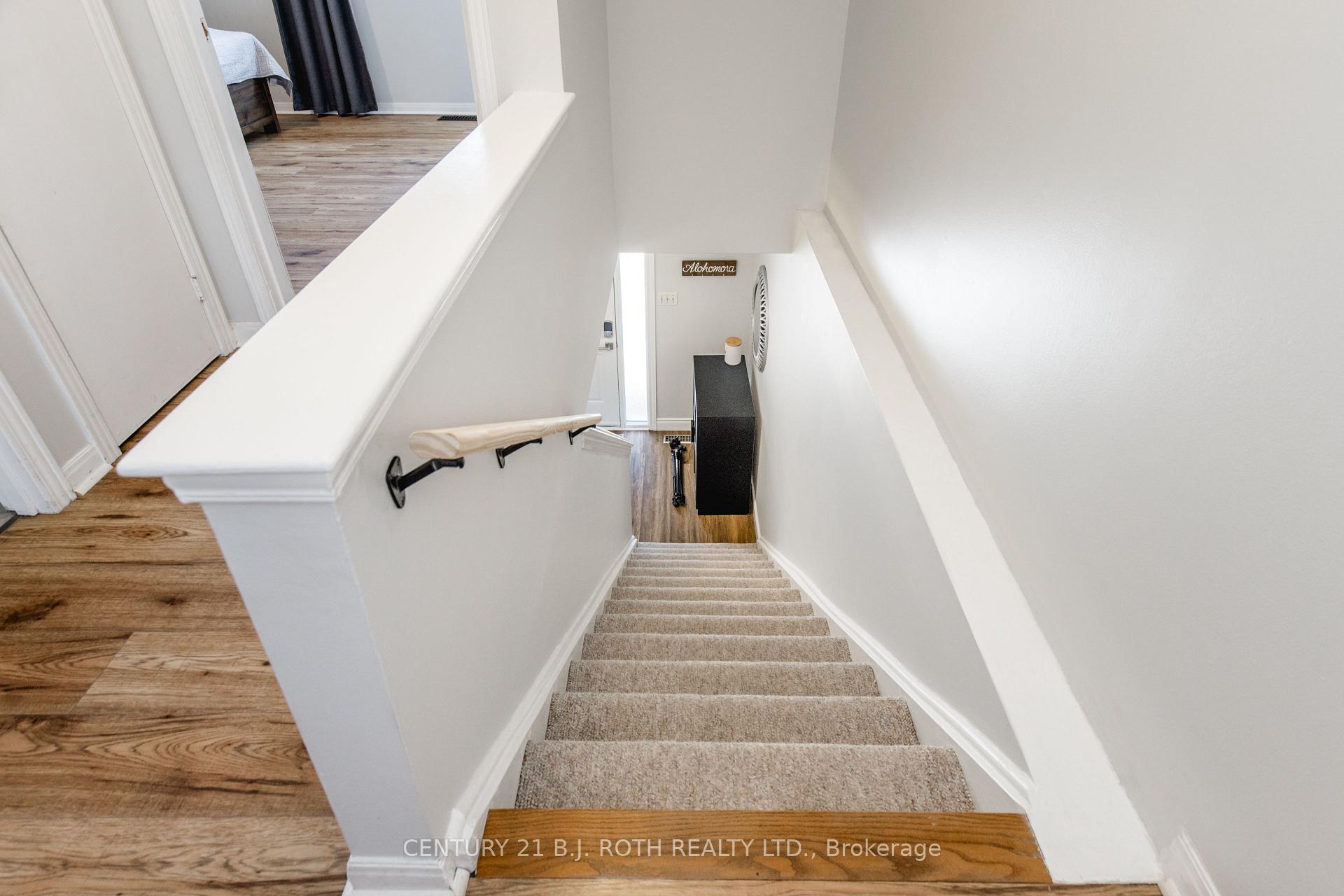 Photo 25 of 24 Christie Crescent, Barrie, Bayfield — HOMEH