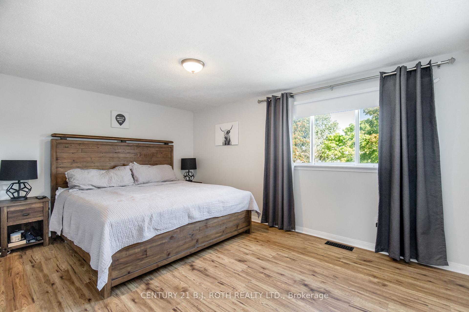 Photo 15 of 24 Christie Crescent, Barrie, Bayfield — HOMEH
