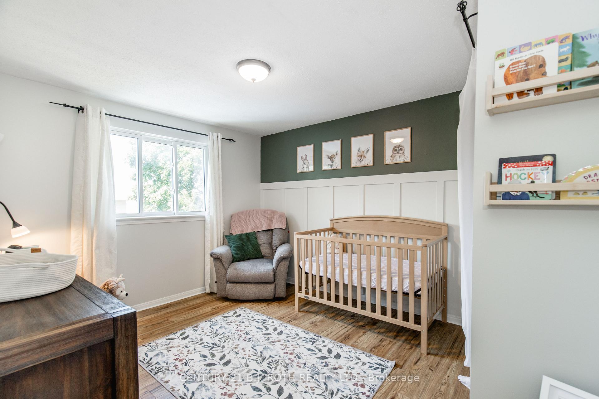 Photo 22 of 24 Christie Crescent, Barrie, Bayfield — HOMEH