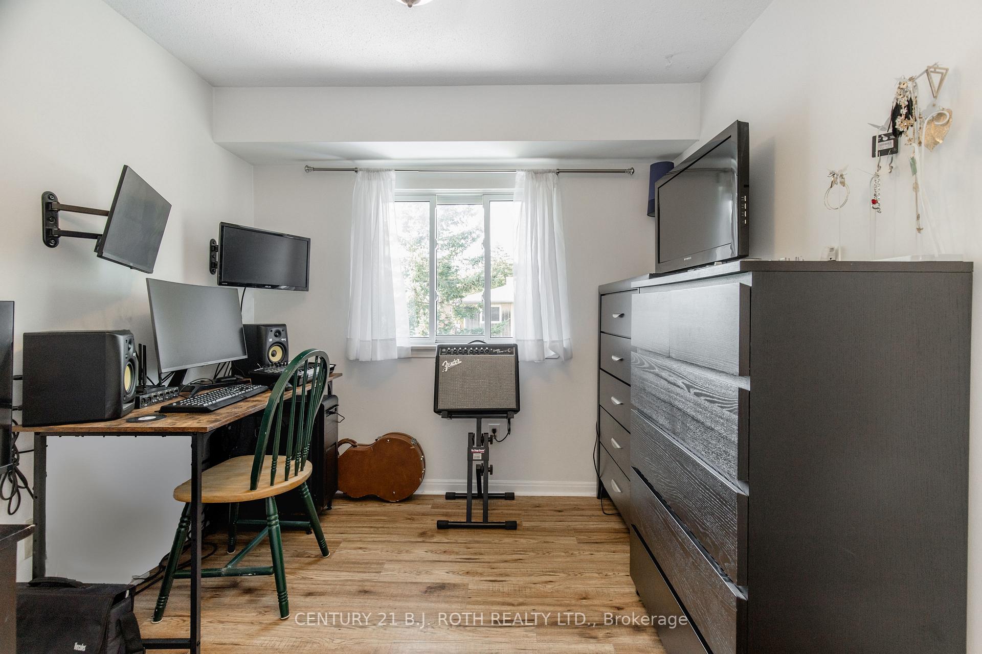 Photo 36 of 24 Christie Crescent, Barrie, Bayfield — HOMEH