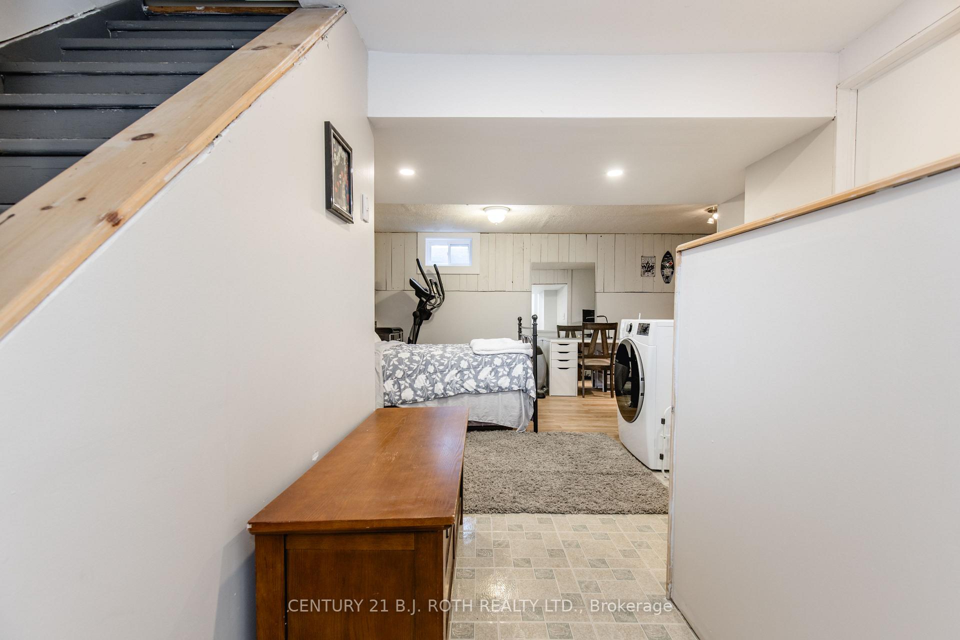 Photo 18 of 24 Christie Crescent, Barrie, Bayfield — HOMEH