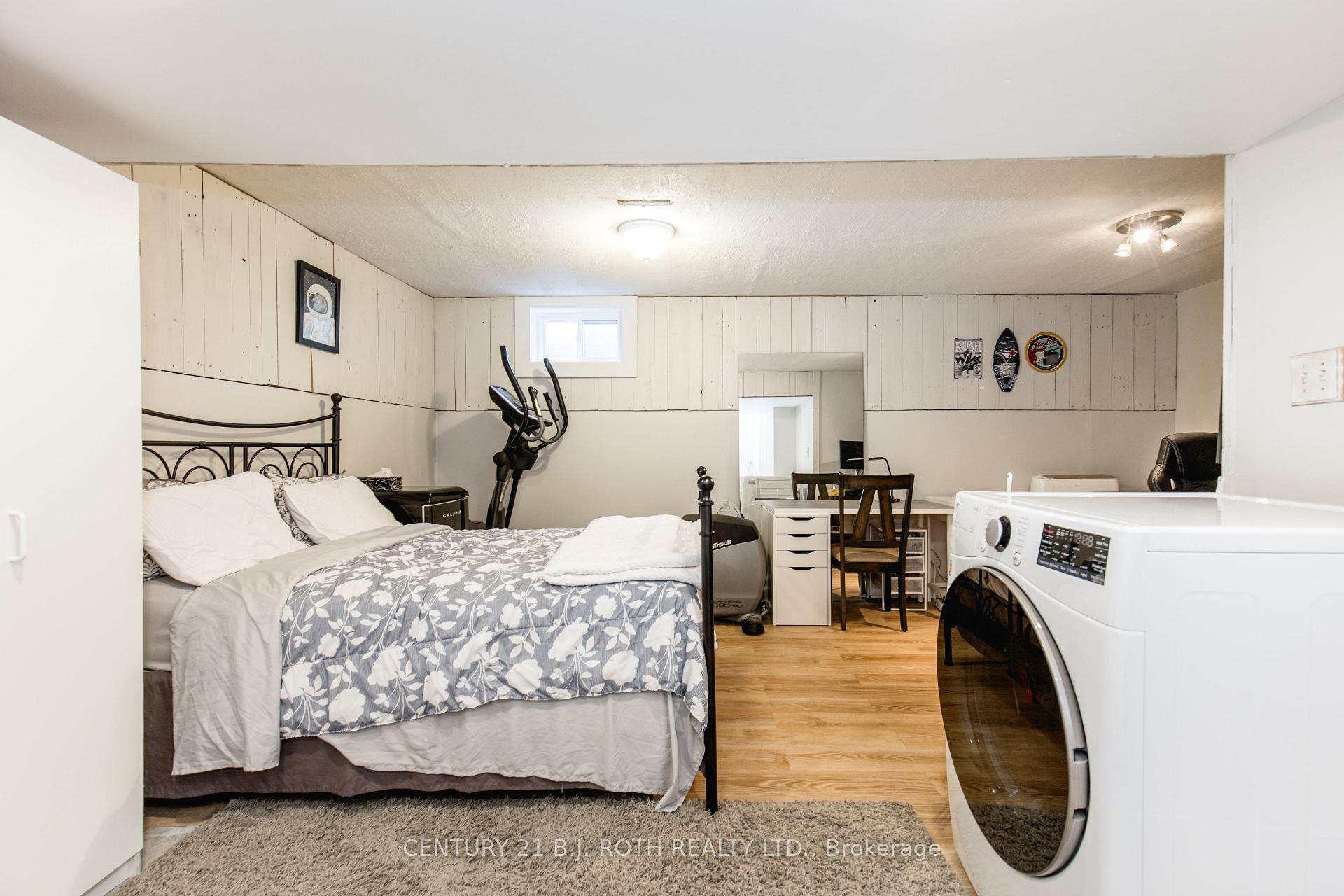 Photo 31 of 24 Christie Crescent, Barrie, Bayfield — HOMEH