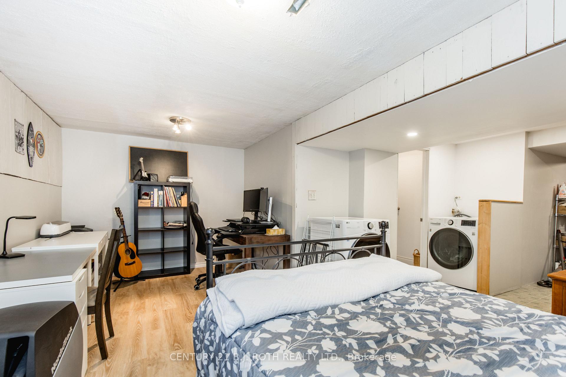 Photo 28 of 24 Christie Crescent, Barrie, Bayfield — HOMEH