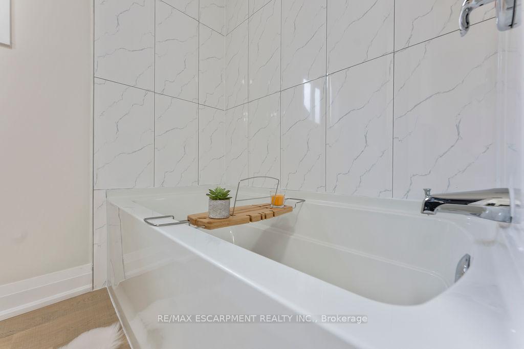 Photo 29 of 295 Glennie Avenue, Hamilton, Normanhurst — HOMEH