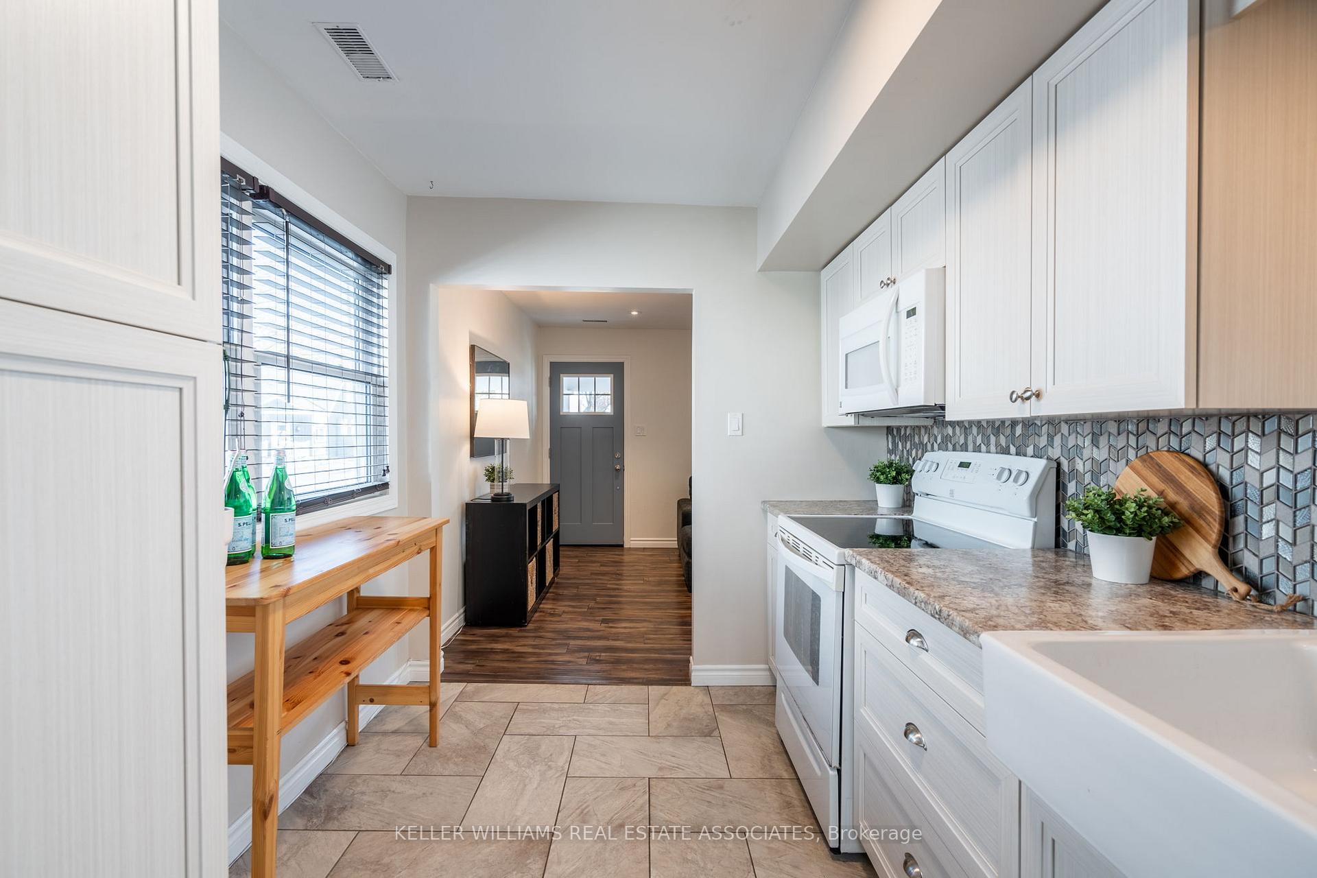 Photo 6 of 113 Pleasant Avenue, Kitchener — HOMEH